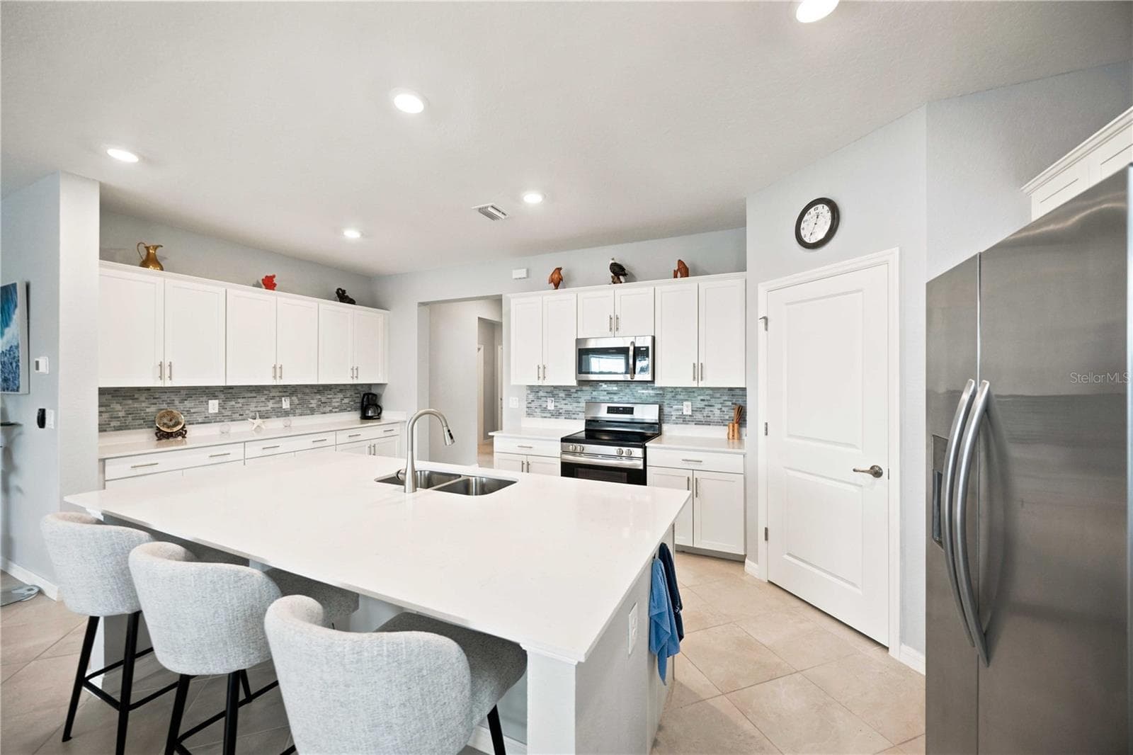 Single Family Residence at 19110 MOSCATO CT, VENICE, photo 13 of 75