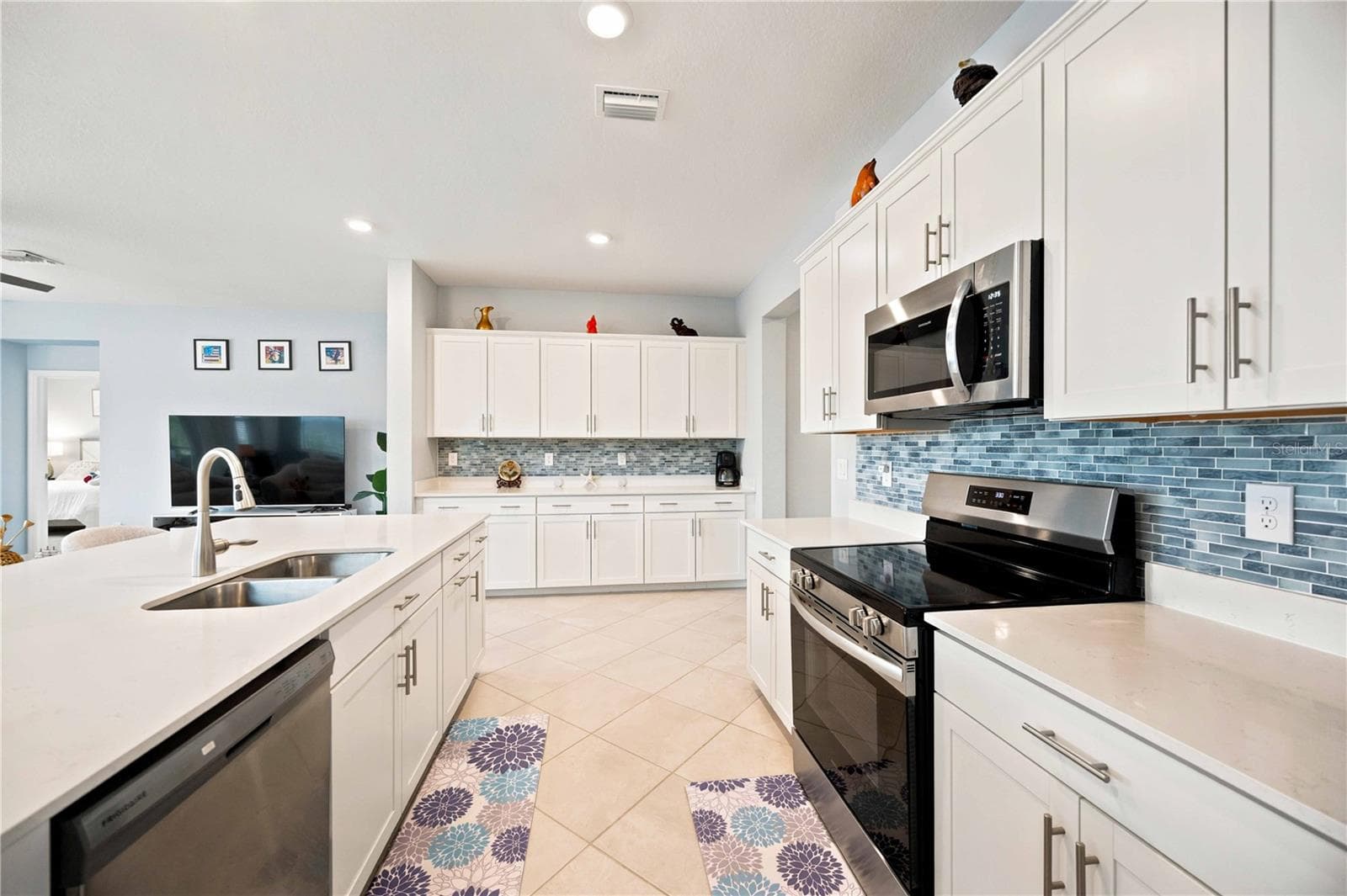 Single Family Residence at 19110 MOSCATO CT, VENICE, photo 14 of 75