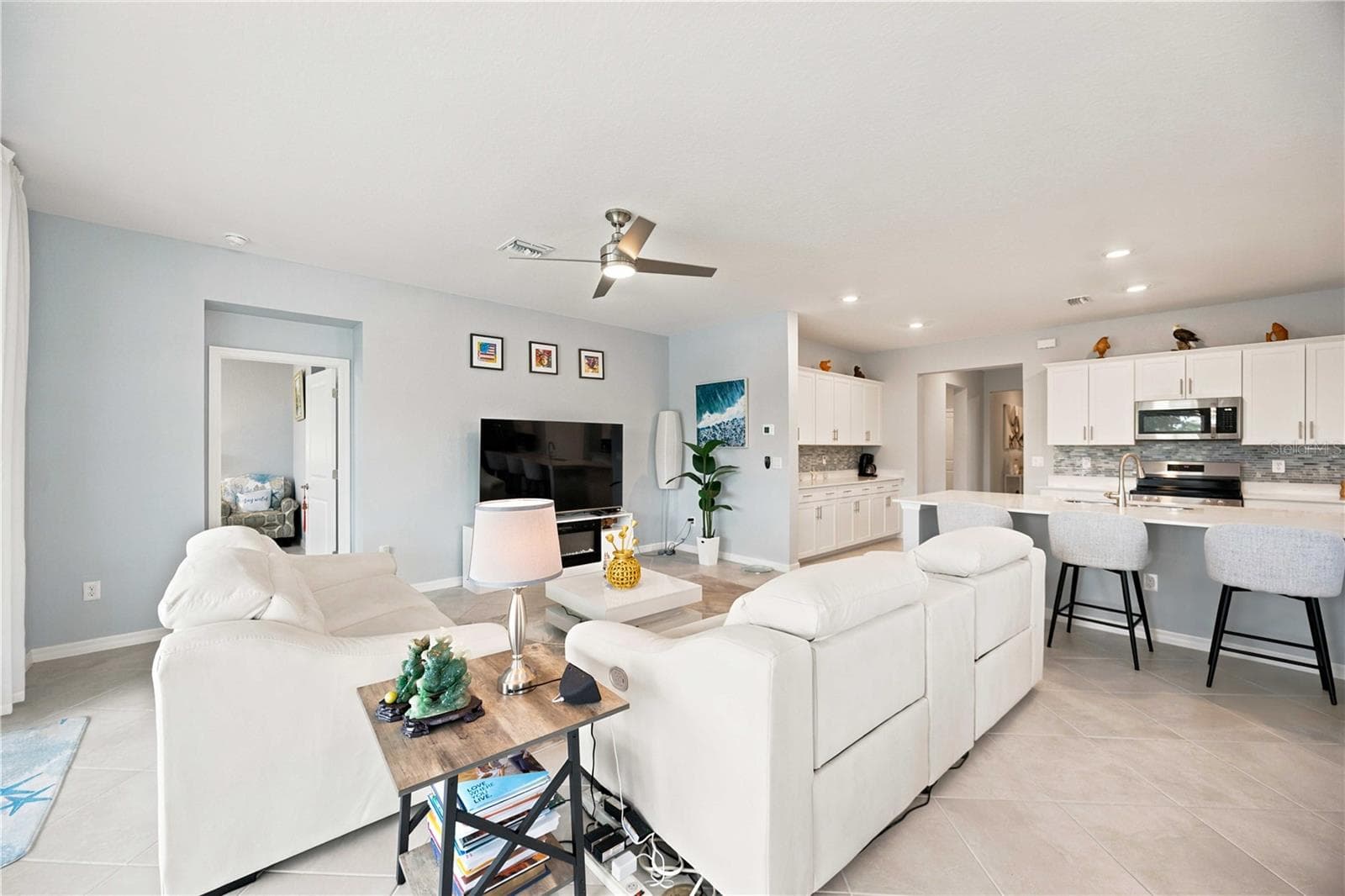 Single Family Residence at 19110 MOSCATO CT, VENICE, photo 19 of 75