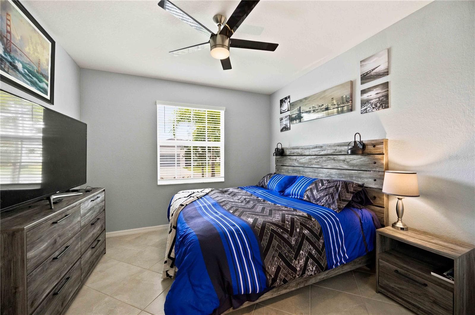 Single Family Residence at 19110 MOSCATO CT, VENICE, photo 31 of 75