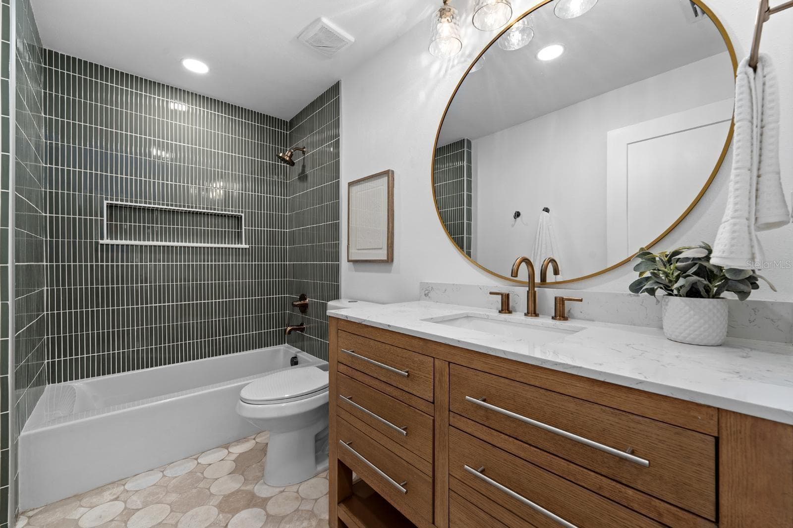 Guest Bathroom - 1230 E HENRY AVE, TAMPA
