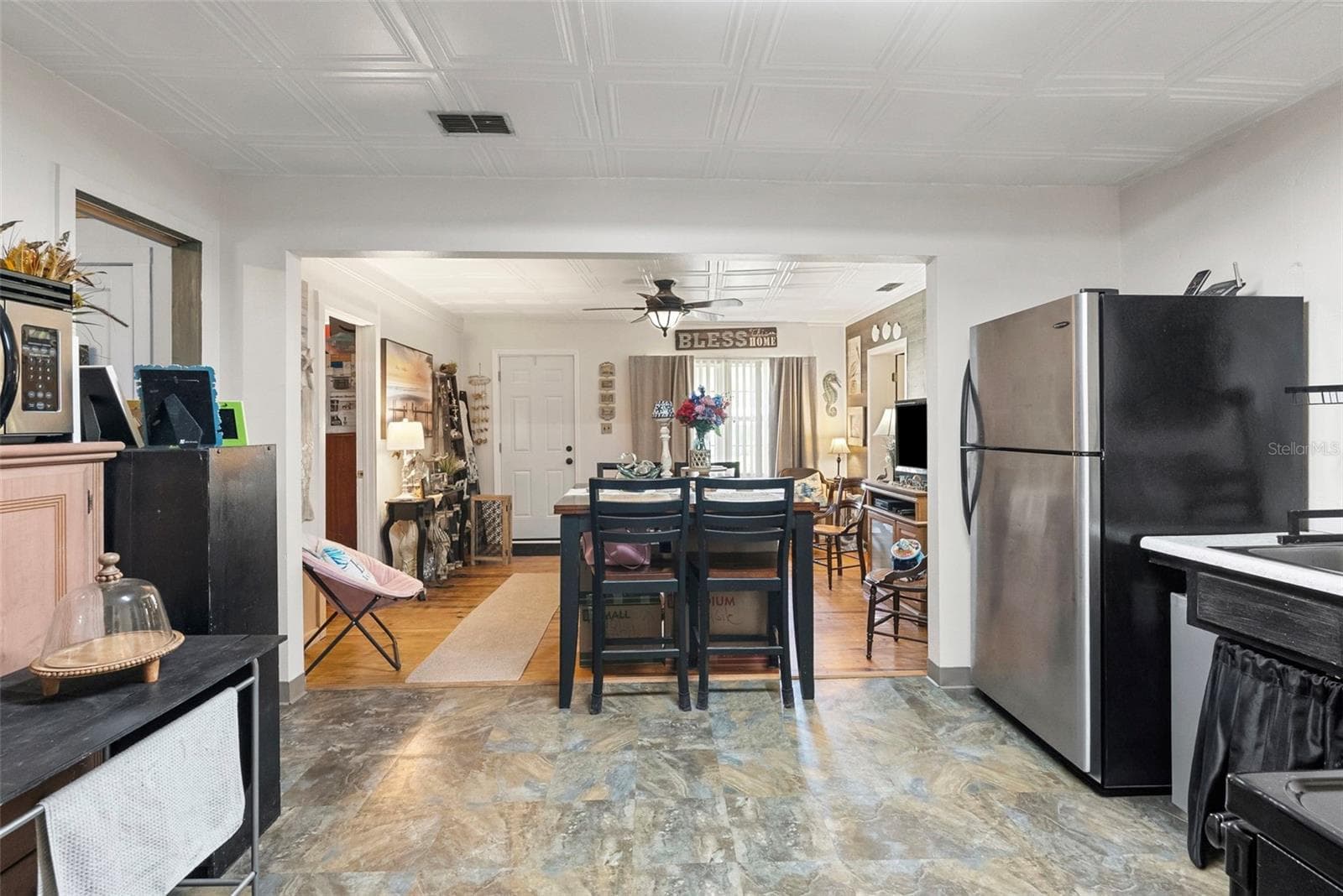 Single Family Residence at 8709 EL PORTAL DR, TAMPA, photo 17 of 41