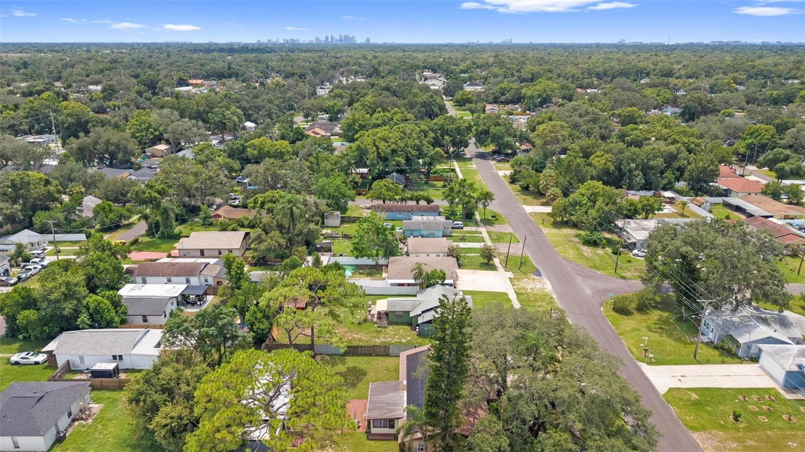 Single Family Residence at 8709 EL PORTAL DR, TAMPA, photo 35 of 41