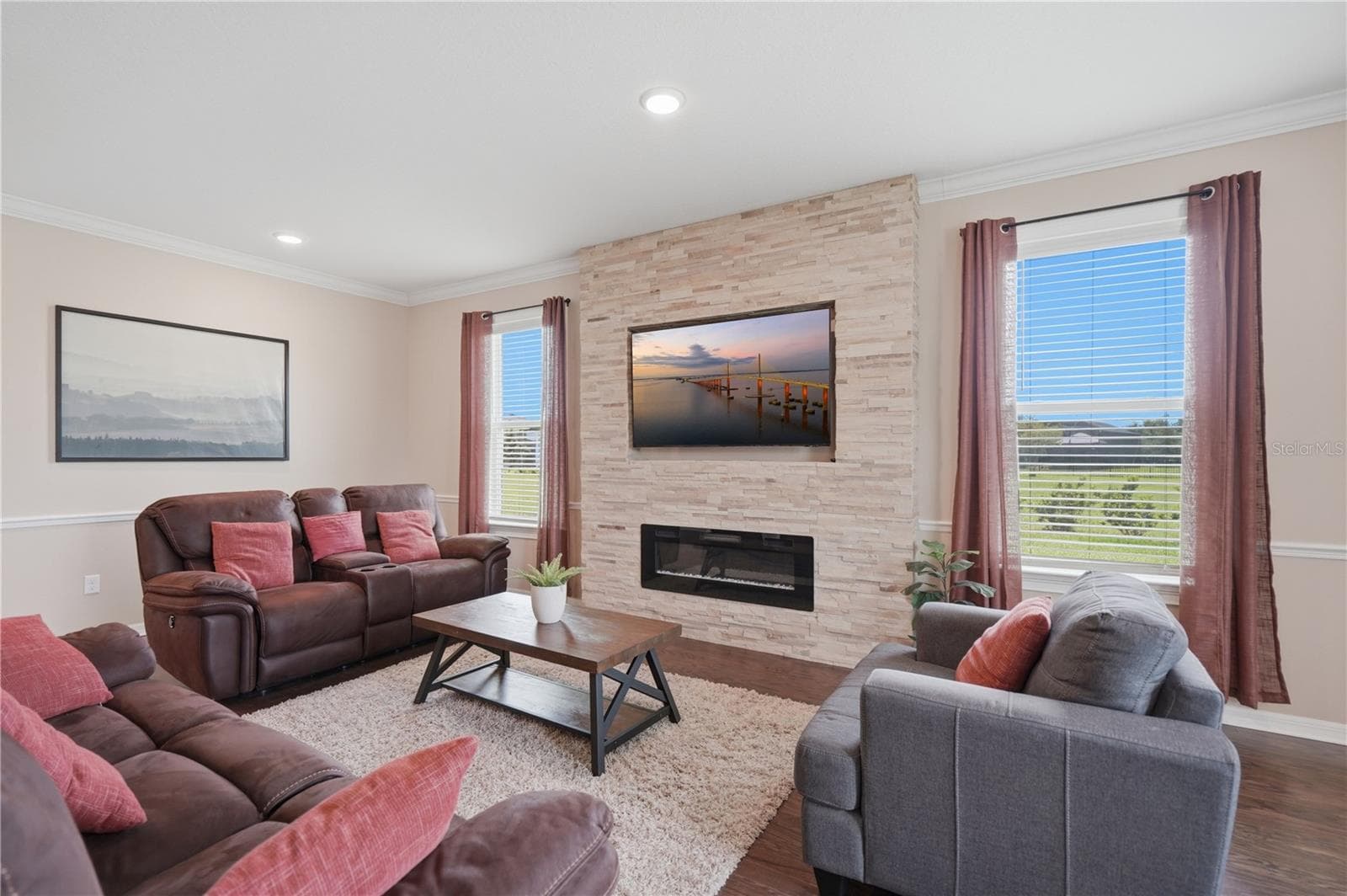 Single Family Residence at 9307 PARISIAN CT, SEFFNER, photo 8 of 40