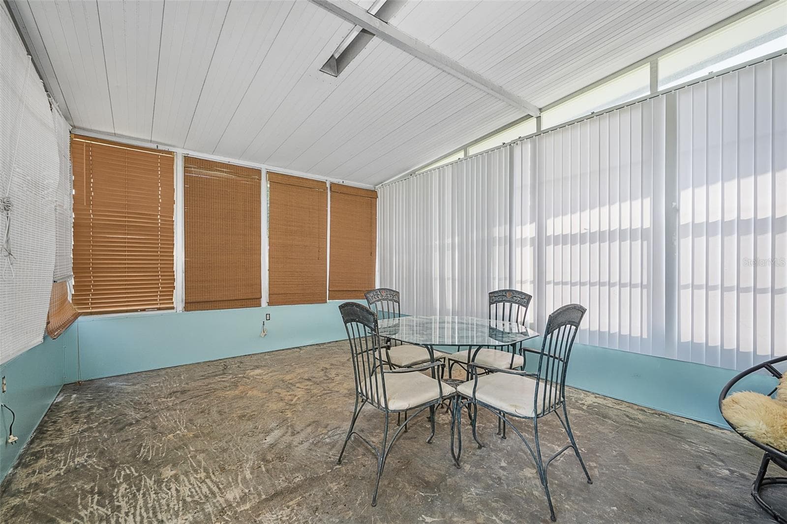 Single Family Residence at 1649 CORDOVA AVE, HOLLY HILL, photo 11 of 17