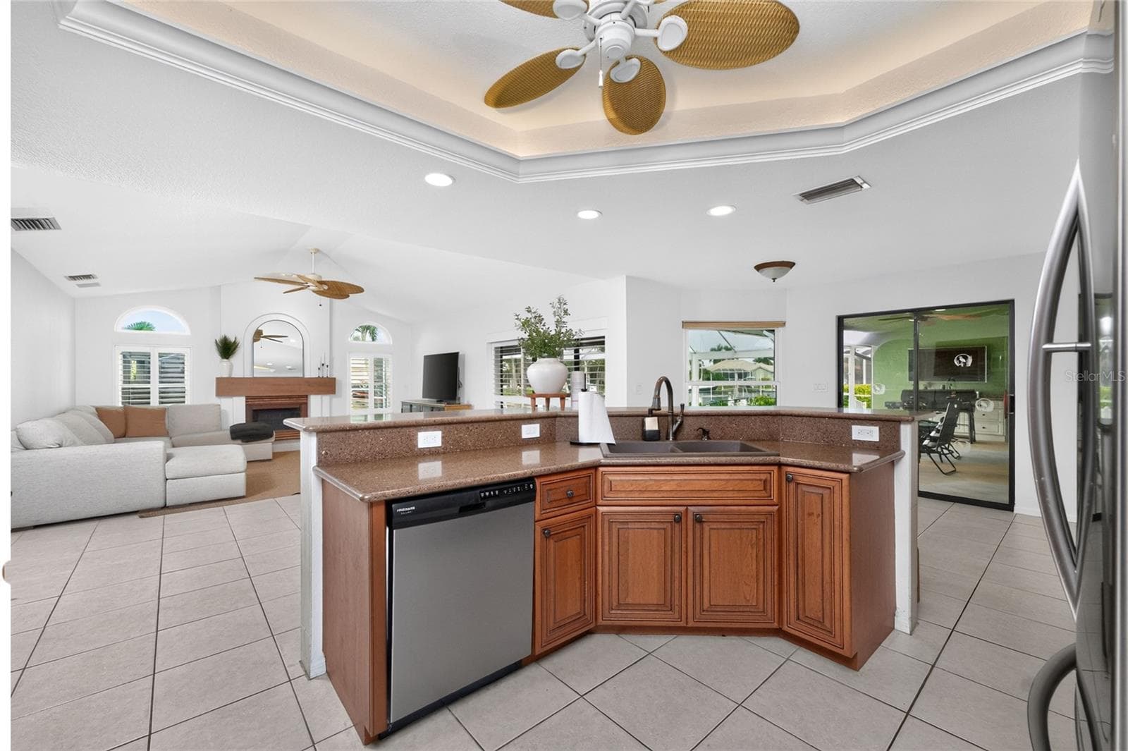 Open Kitchen- Family room - 3601 WHIPPOORWILL BLVD, PUNTA GORDA