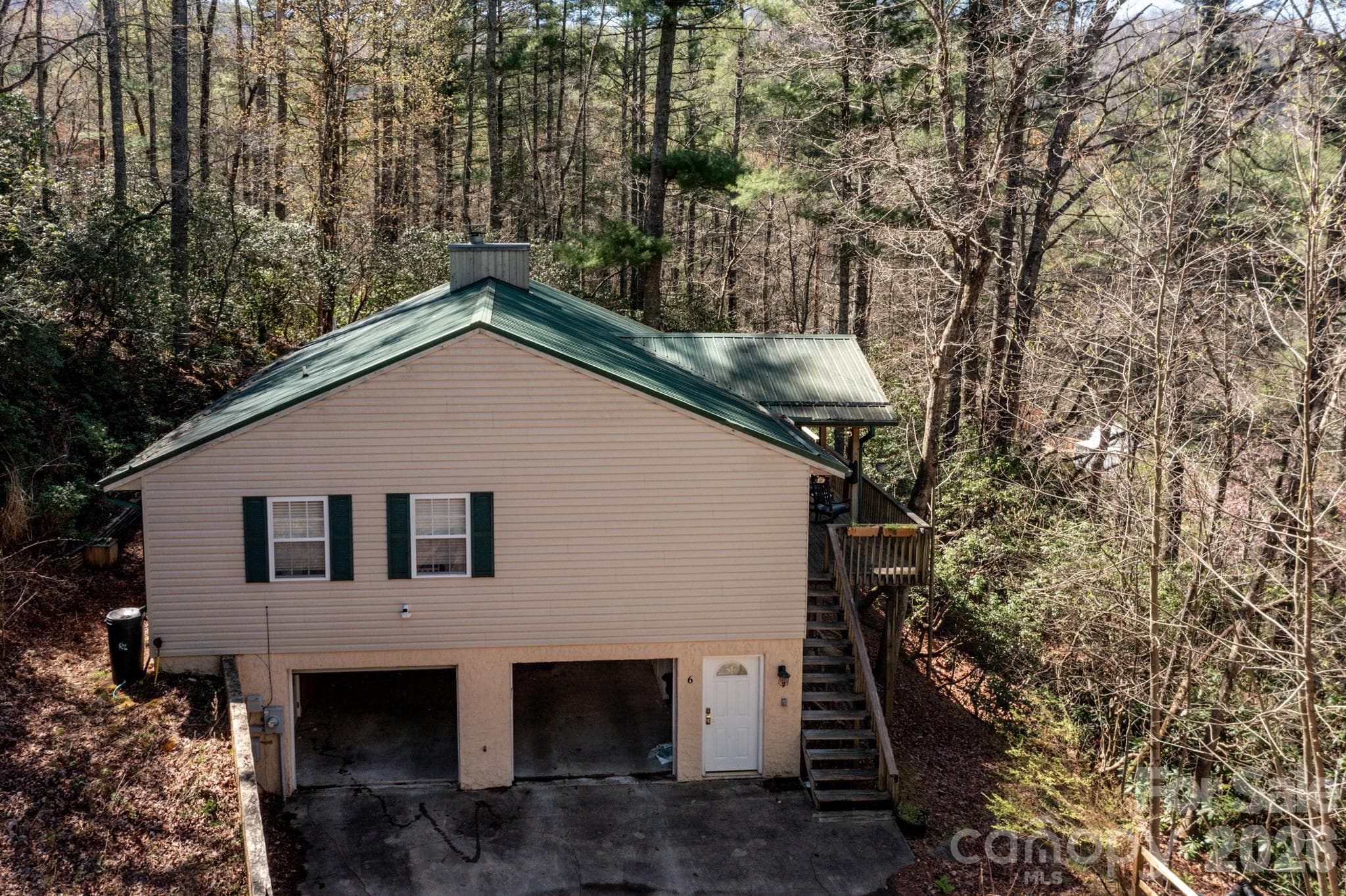 Your mountain house in the woods --- - 6 Majestic Trace, Hendersonville