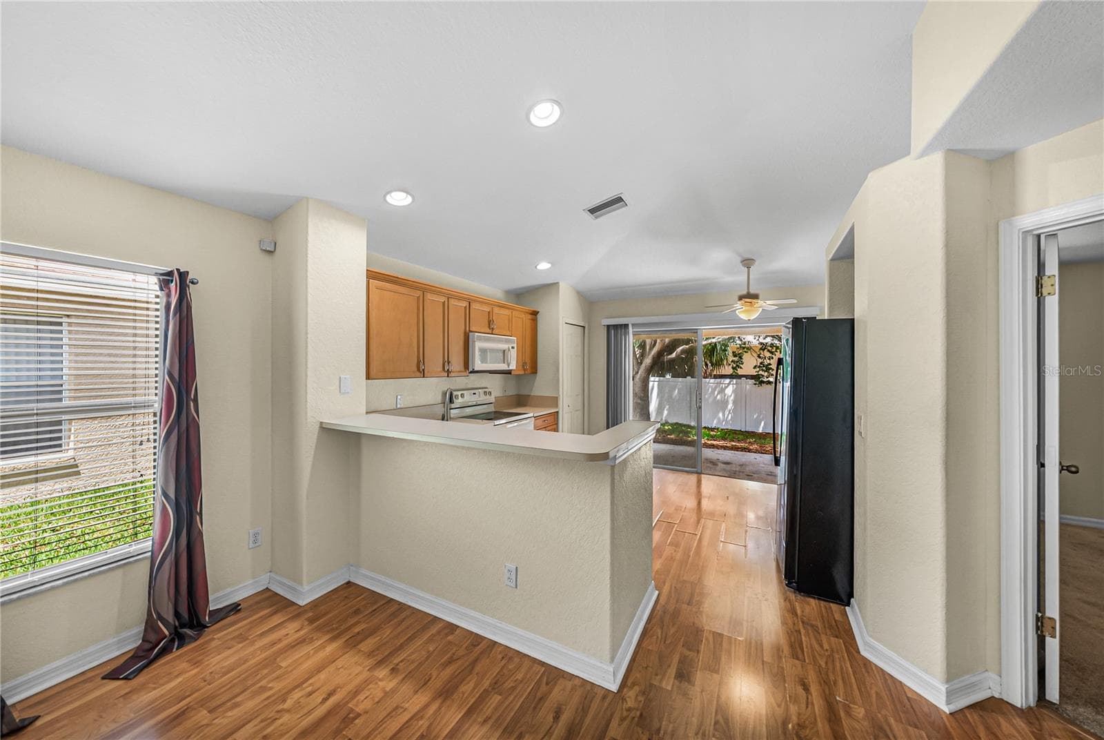Single Family Residence at 11578 HAMMOCKS GLADE DR, RIVERVIEW, photo 9 of 48