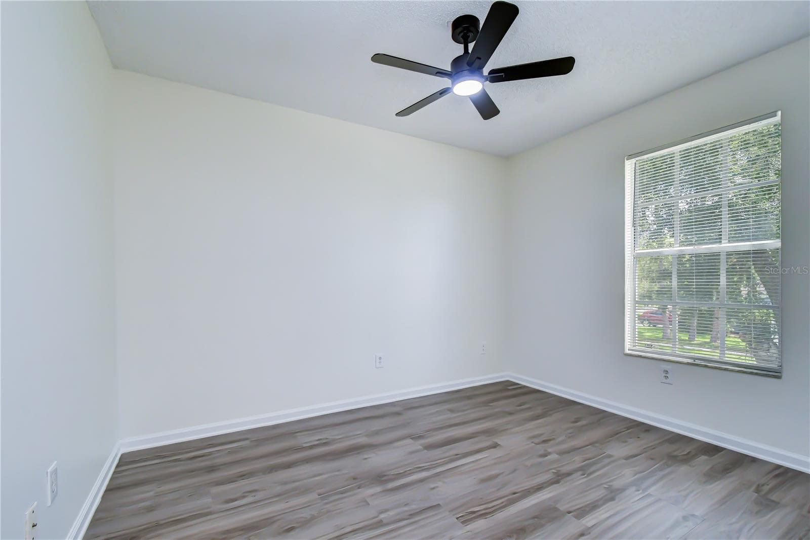 Single Family Residence at 9703 FOX HOLLOW RD, TAMPA, photo 17 of 21