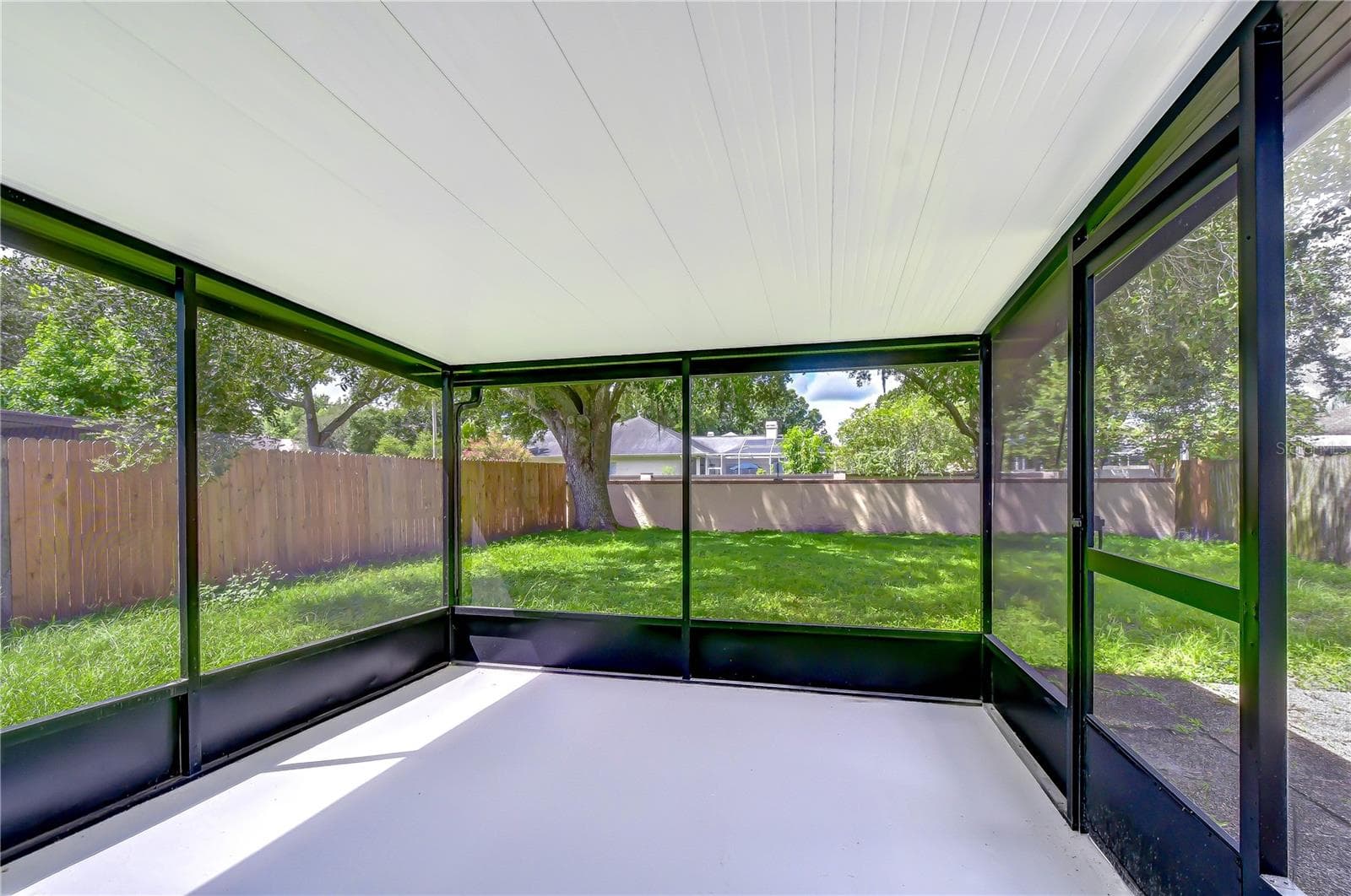 Single Family Residence at 9703 FOX HOLLOW RD, TAMPA, photo 19 of 21