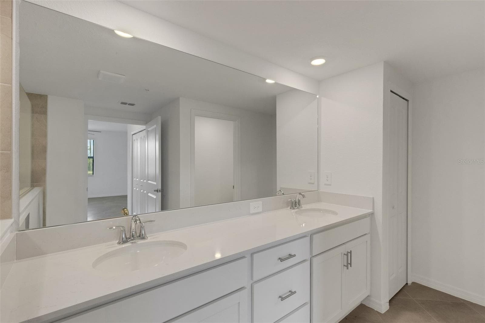 Master Bath2 - 5624 SUMMIT POINTE CIR #104, BRADENTON