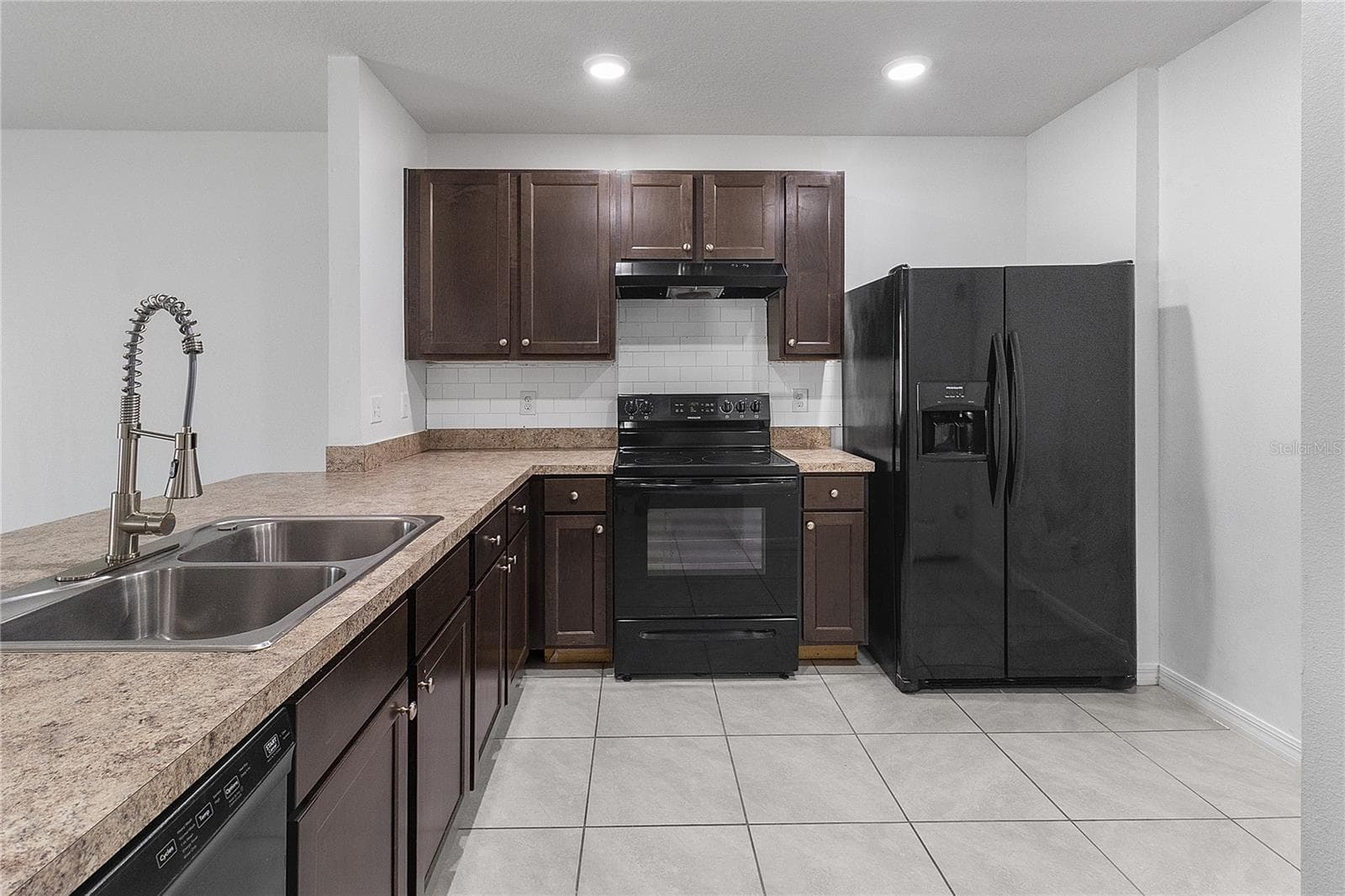 Kitchen - 9033 WILDFLOWER LN, KISSIMMEE