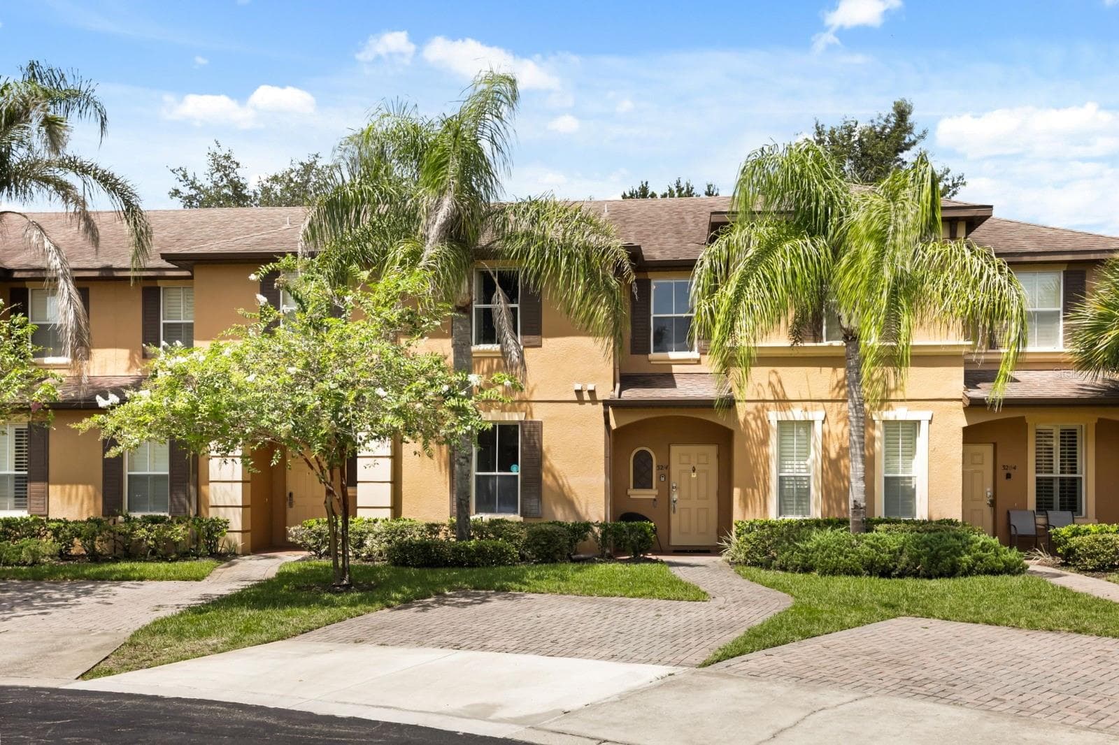 3214 CALABRIA AVE #3214