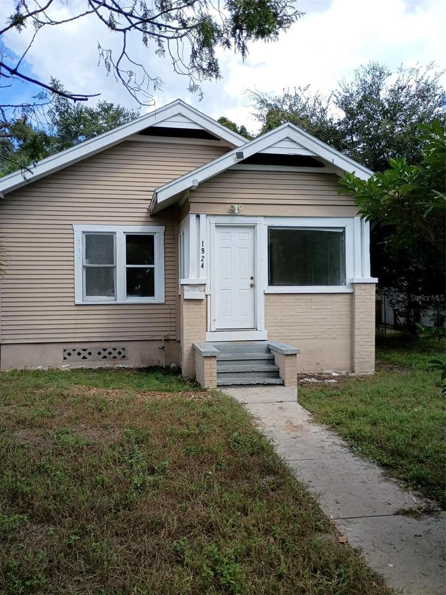 Single Family Residence at 1924 30TH ST S, ST PETERSBURG, photo 2 of 28