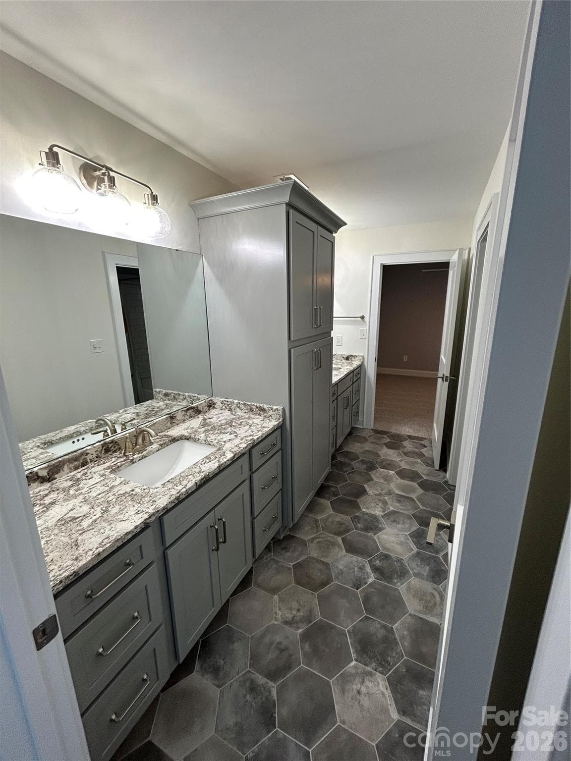 Guest Bath - 1686 Nestledown Court, Rock Hill