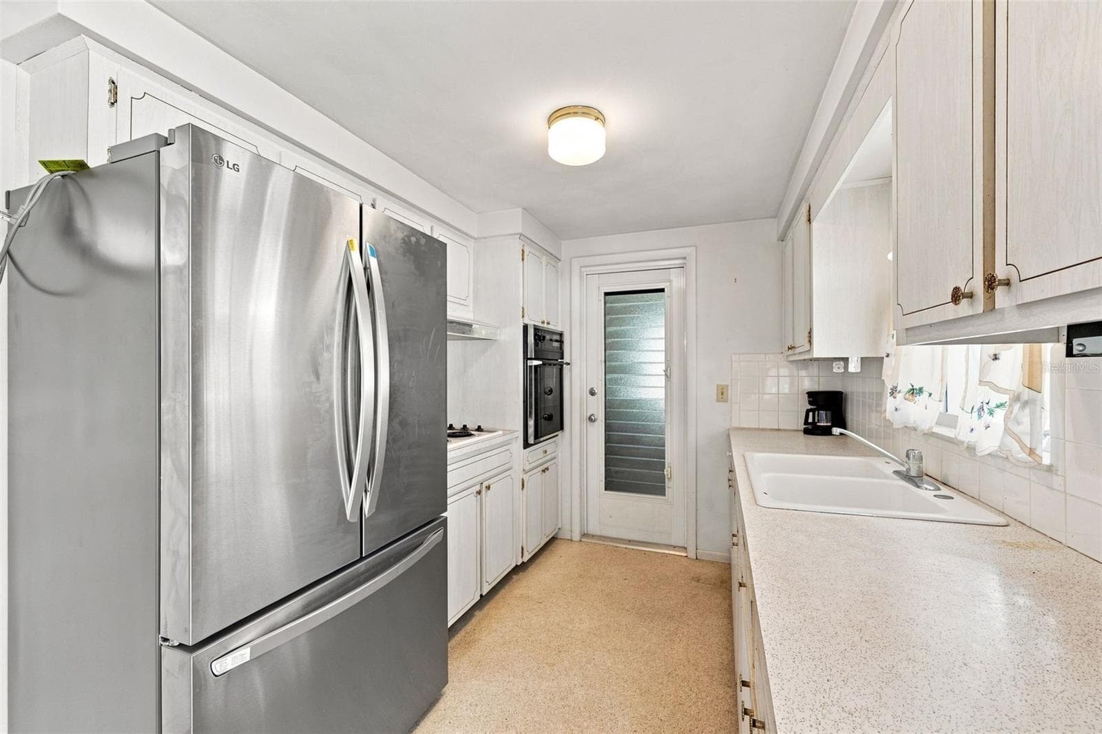 Single Family Residence at 3420 BLAYTON ST, HOLIDAY, photo 17 of 37