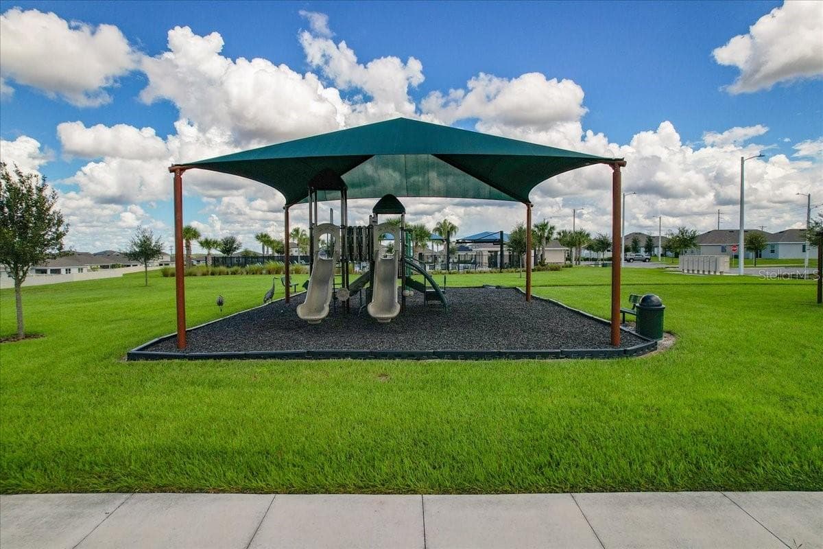 Community playground - 1113 GRIFFON AVE, LAKE ALFRED