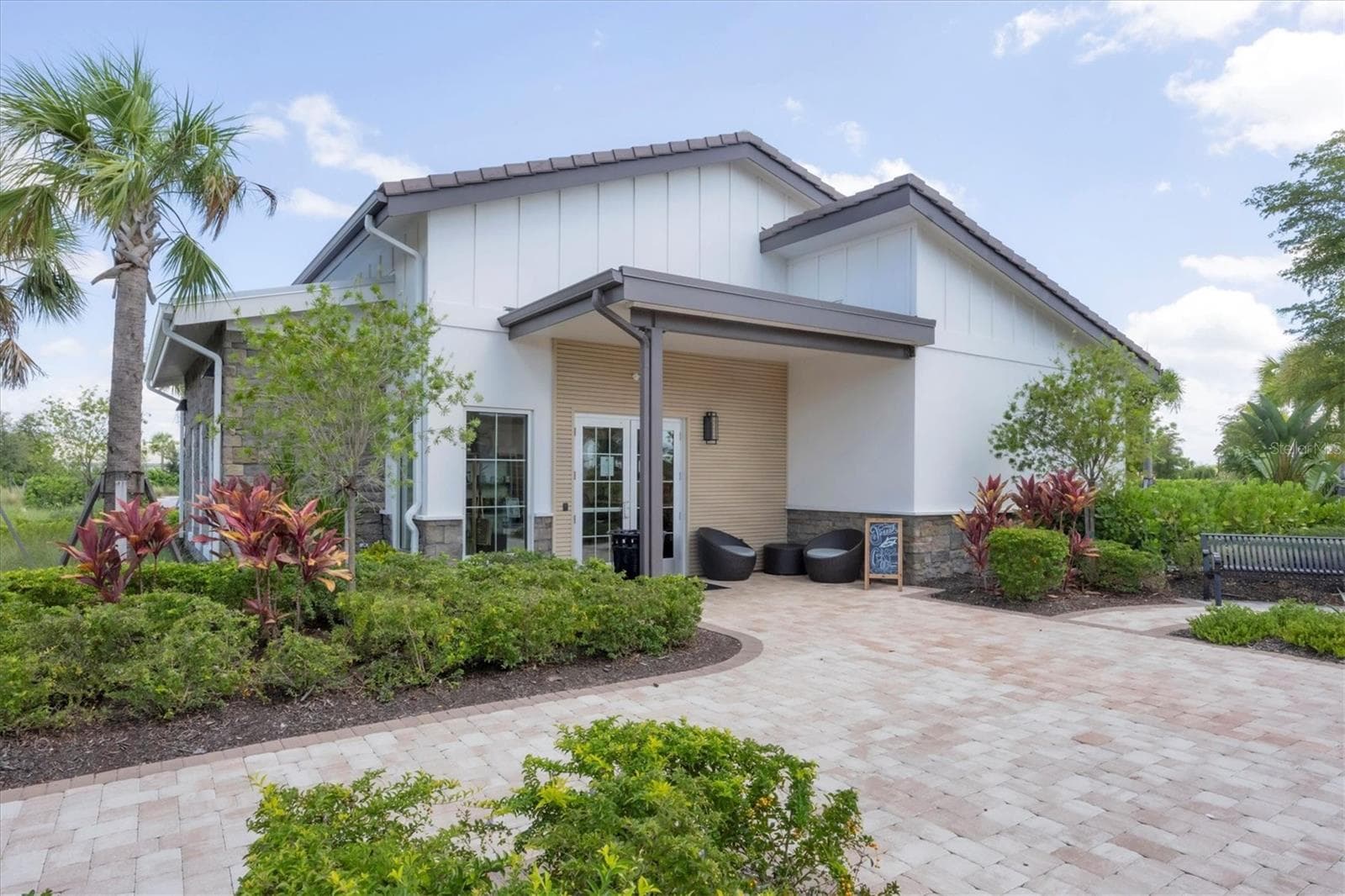Single Family Residence at 17218 BARNWOOD PL, LAKEWOOD RANCH, photo 34 of 56