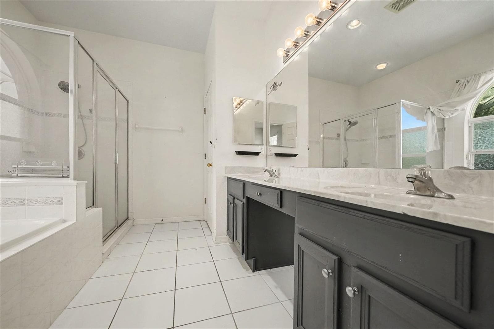 Single Family Residence at 8257 BAYWOOD VISTA DR, ORLANDO, photo 23 of 33