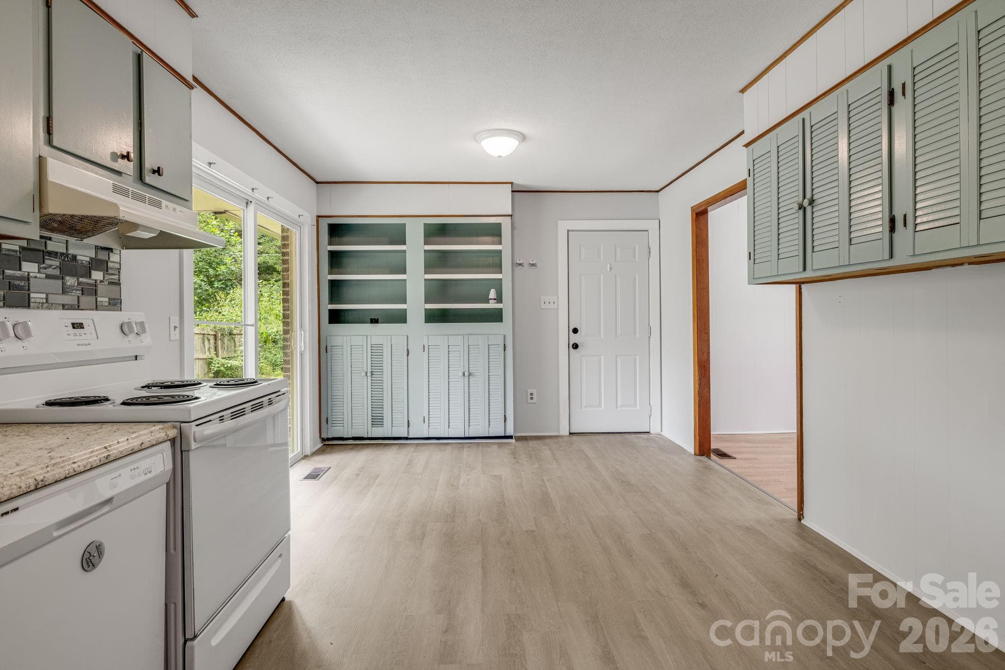 Single Family Residence at 25 Hickory Tree Road, Asheville, photo 13 of 46