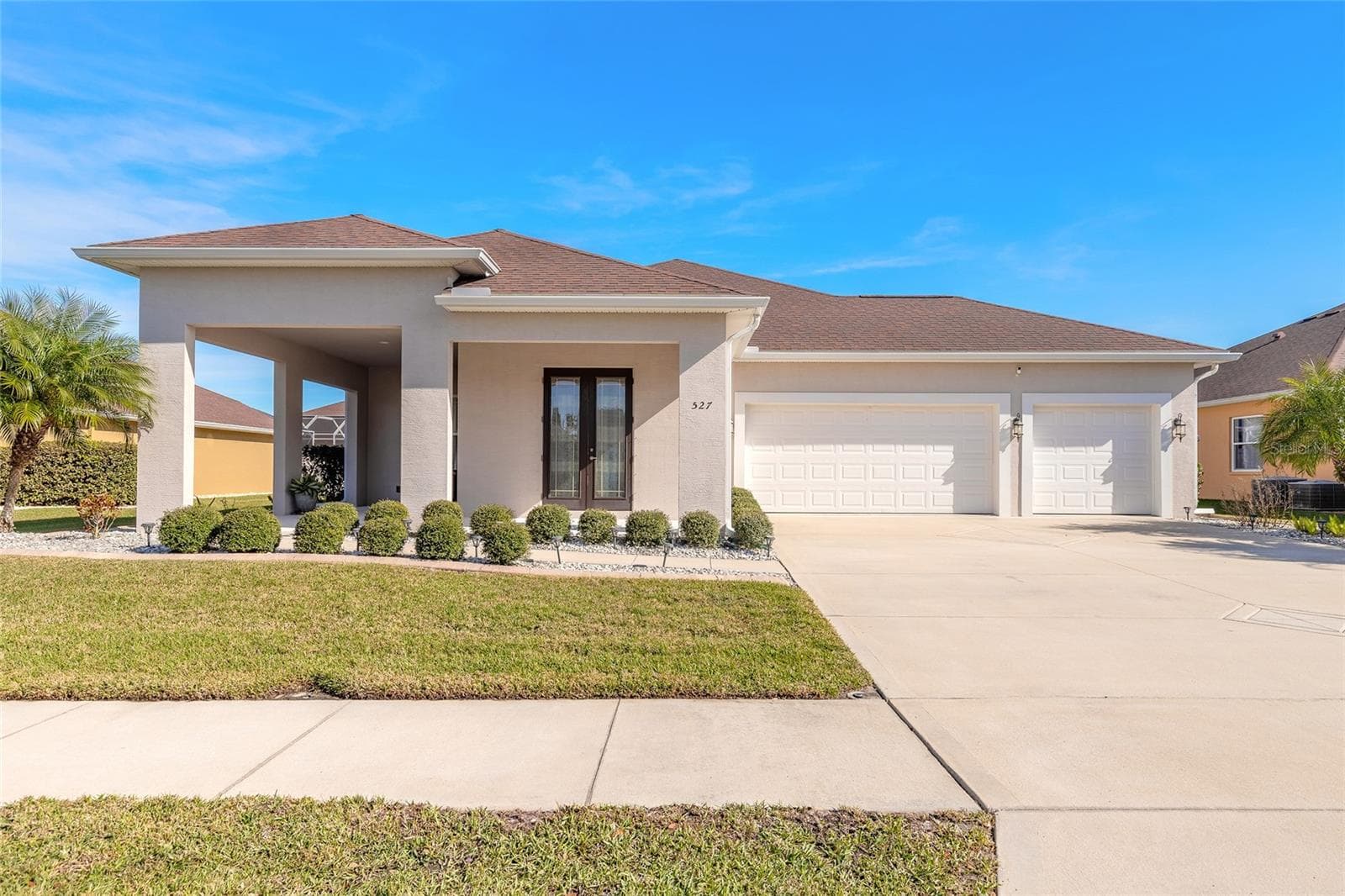 527 LUNA BELLA LN