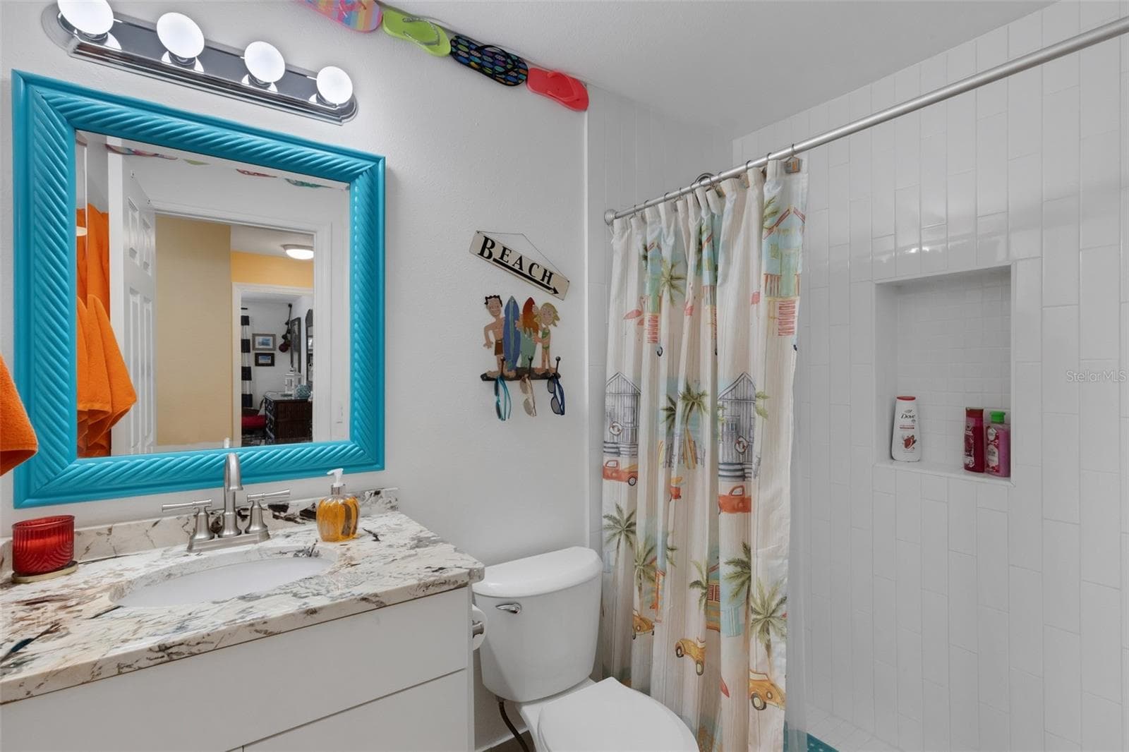 Hall Bath - 112 ELMWOOD CIR #112, SEMINOLE