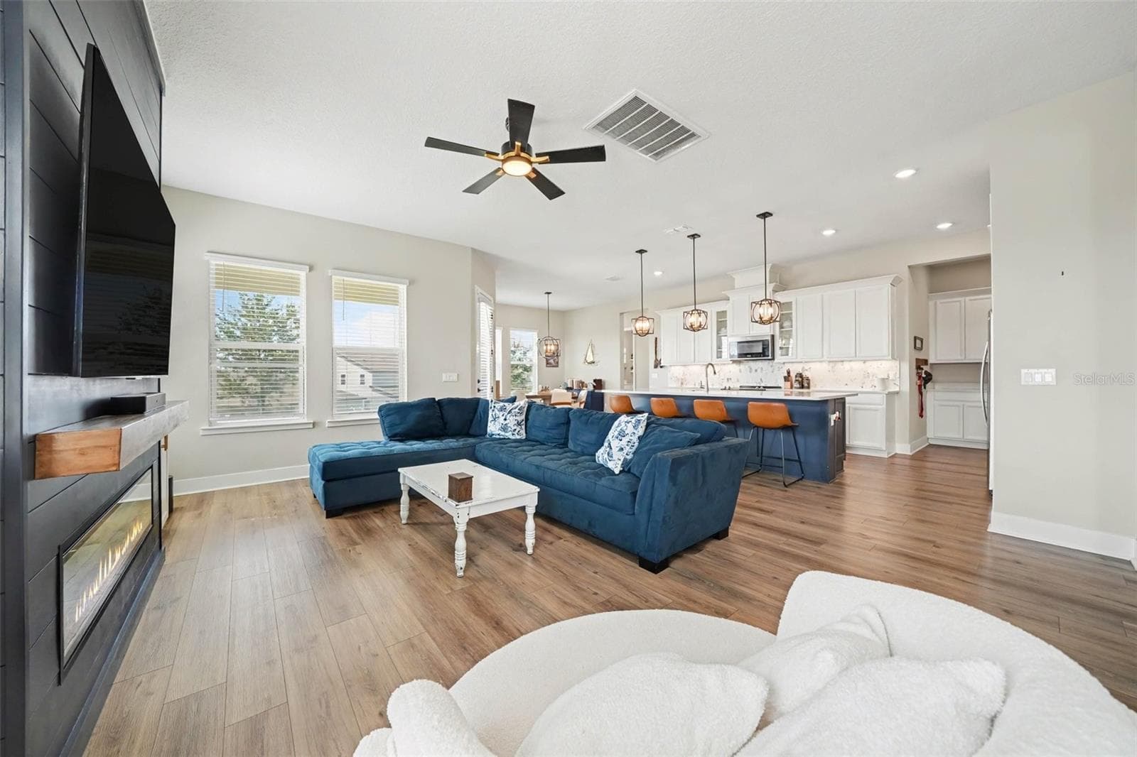 Single Family Residence at 16260 SILVER GROVE BLVD, WINTER GARDEN, photo 5 of 51
