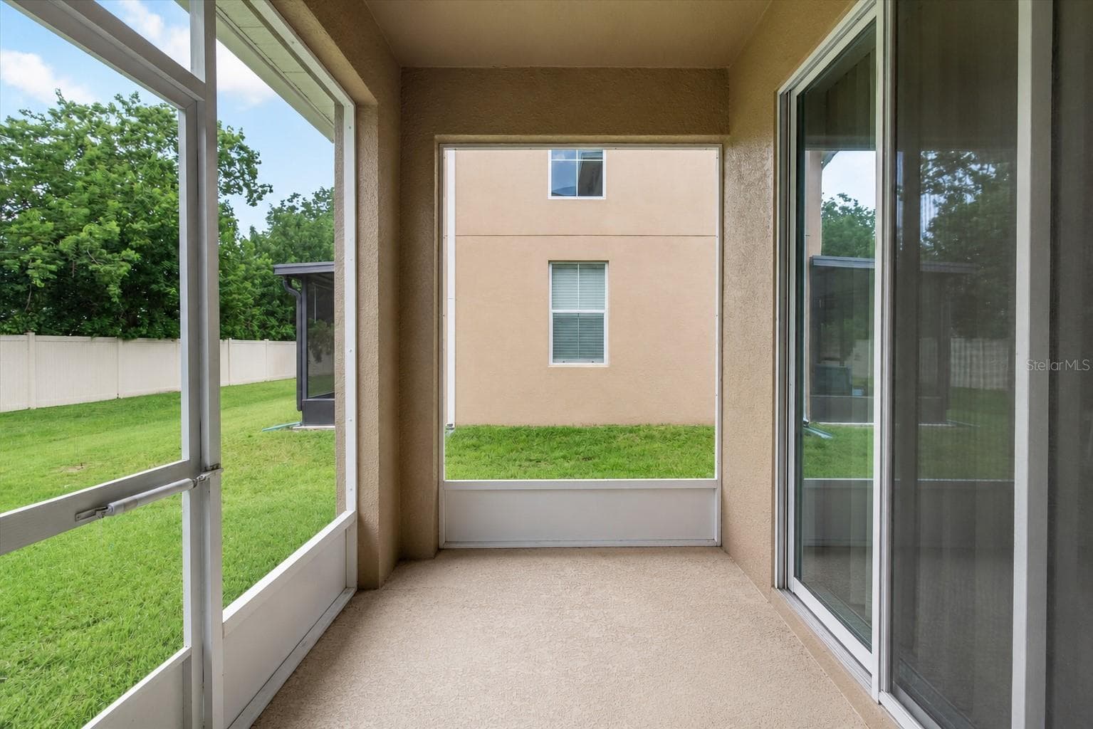 Townhouse at 2169 BROADWAY VIEW AVE, BRANDON, photo 15 of 22