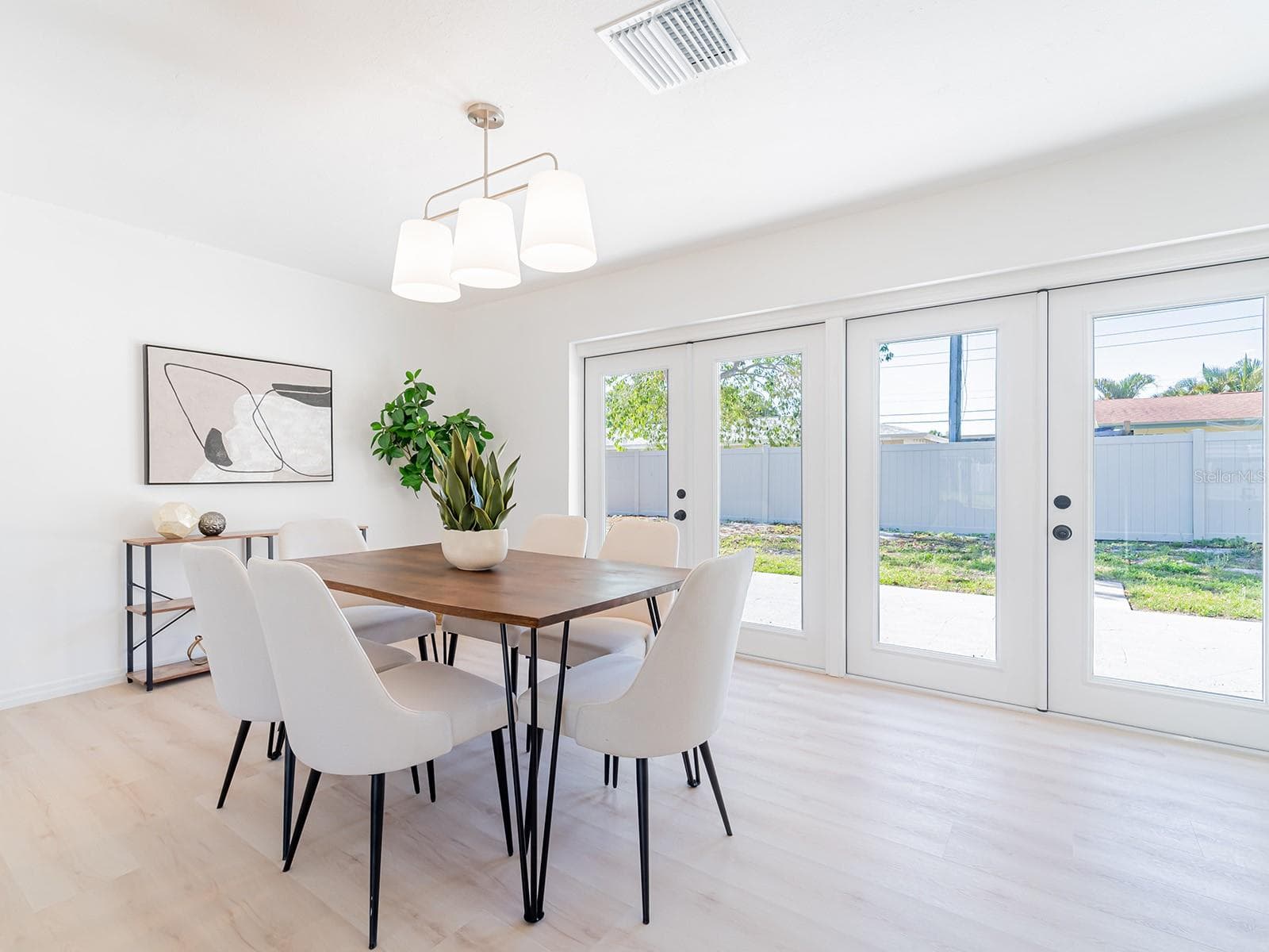 Single Family Residence at 352 79TH AVE NE, ST PETERSBURG, photo 5 of 39