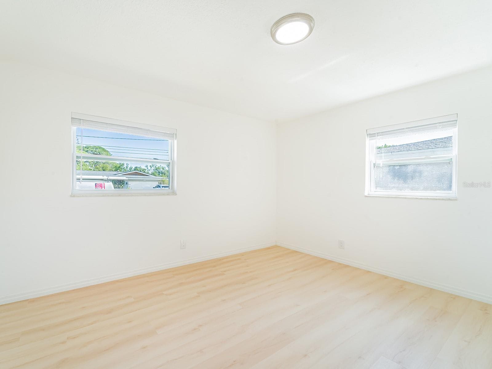 Single Family Residence at 352 79TH AVE NE, ST PETERSBURG, photo 21 of 39