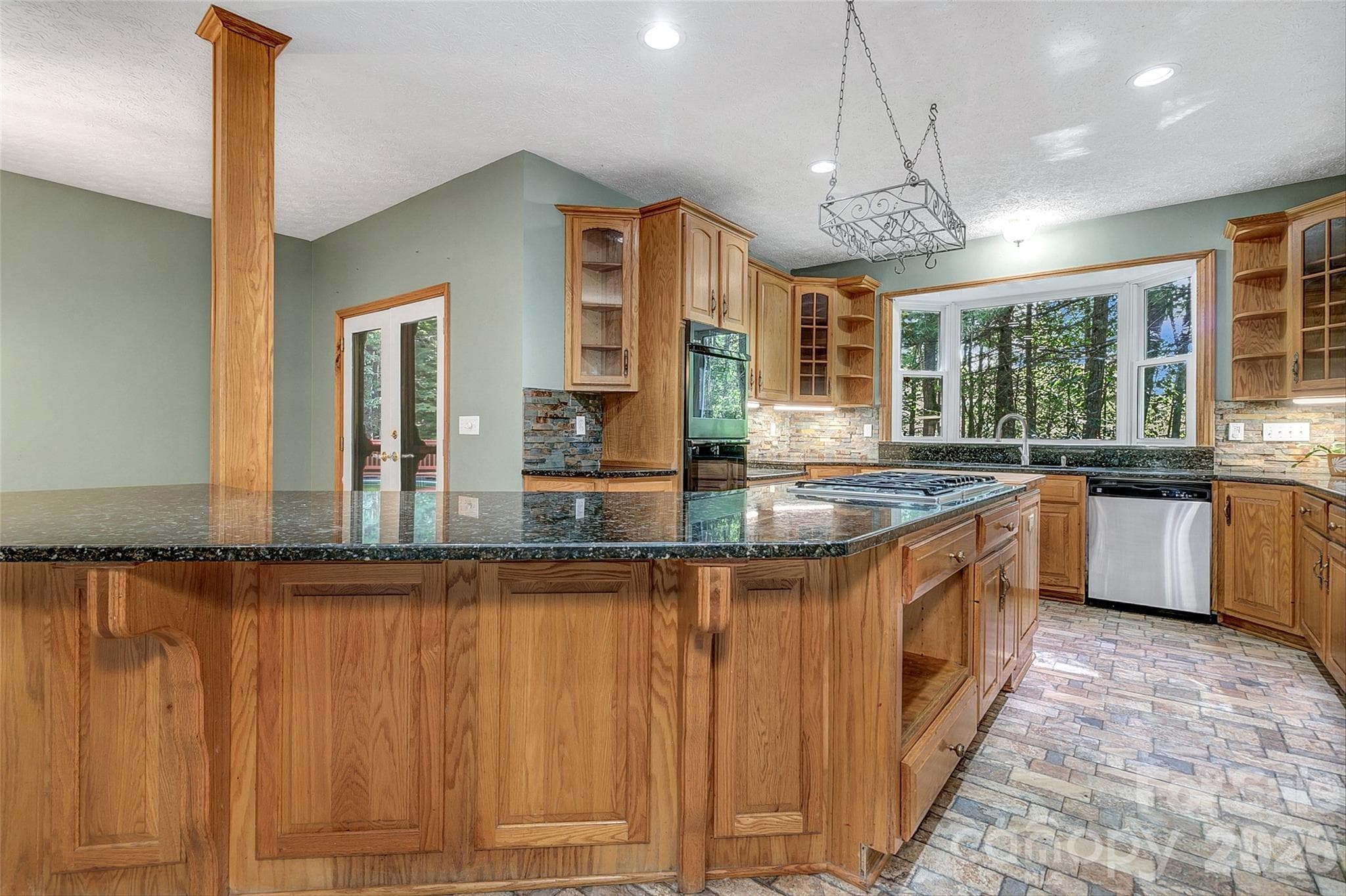 Single Family Residence at 287 Shady Creek Lane, Hendersonville, photo 16 of 48