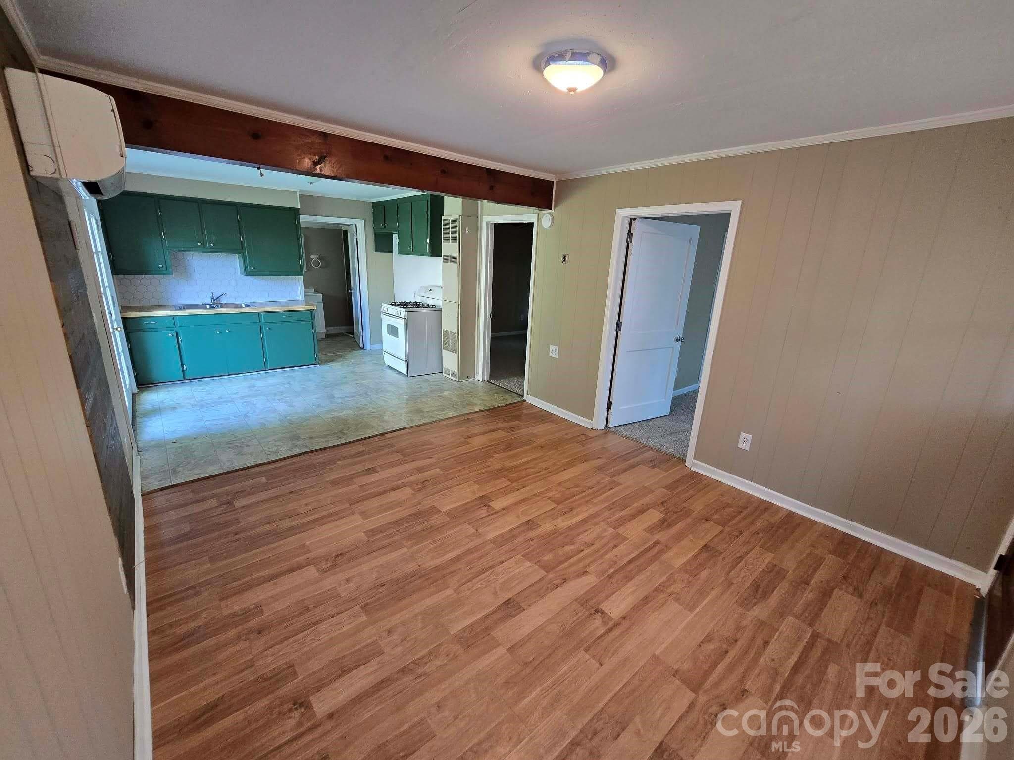 Single Family Residence at 1404 Rosewood Lane, Gastonia, photo 3 of 10