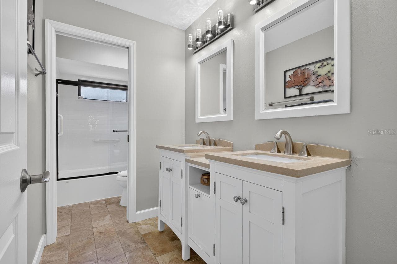 Bathroom - 4395 OAK VIEW DR, SARASOTA