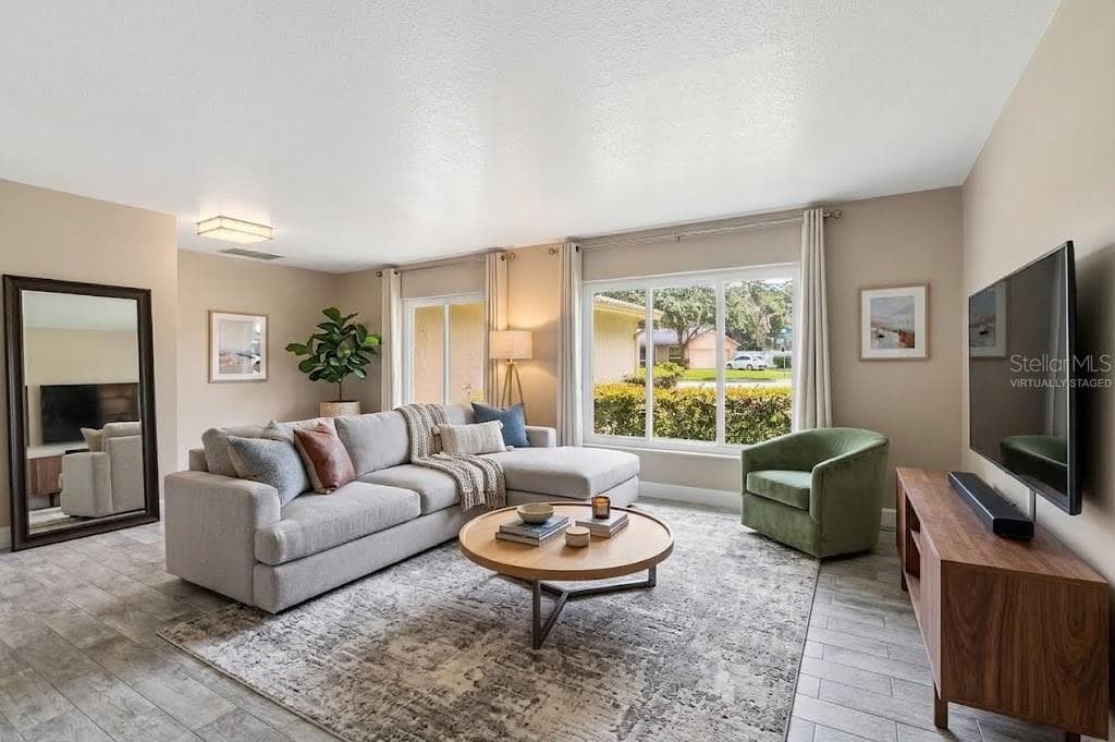 Virtually staged - 169 DUNCAN TRL, LONGWOOD
