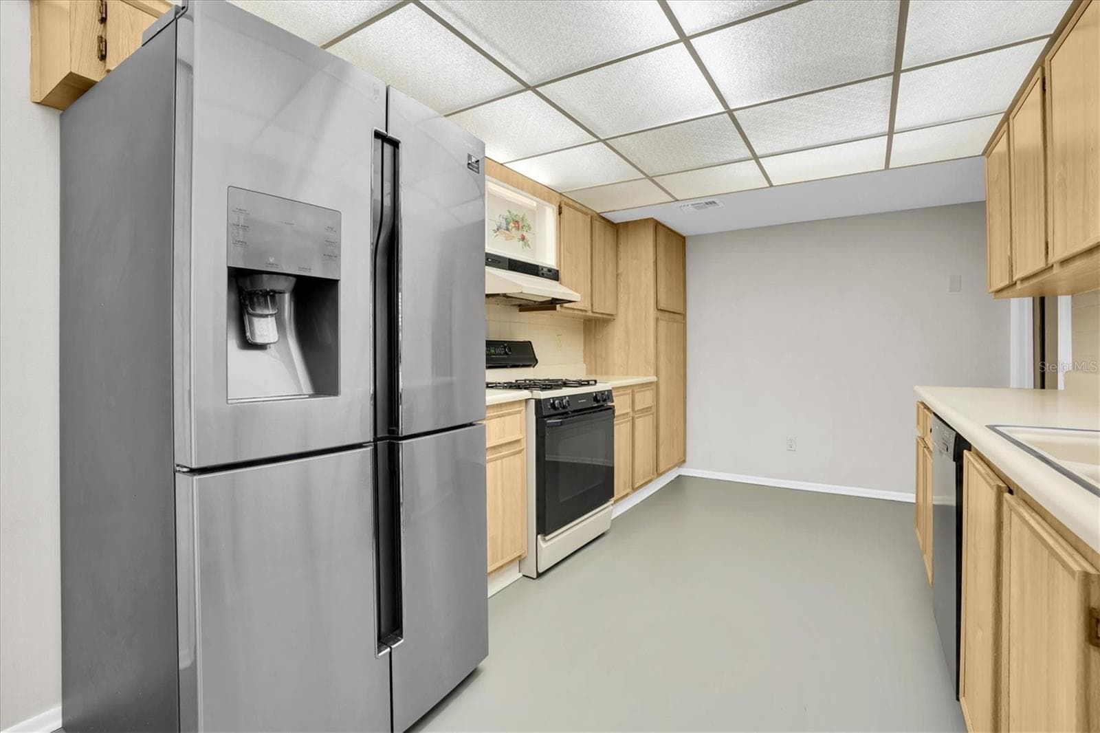 Kitchen - 8198 TERRACE GARDEN DR #511, ST PETERSBURG