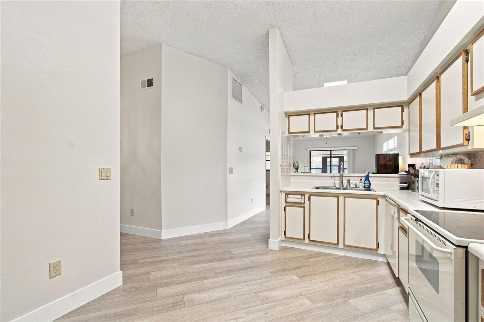 Villa at 11712 SPRING TREE LN, PORT RICHEY, photo 43 of 84
