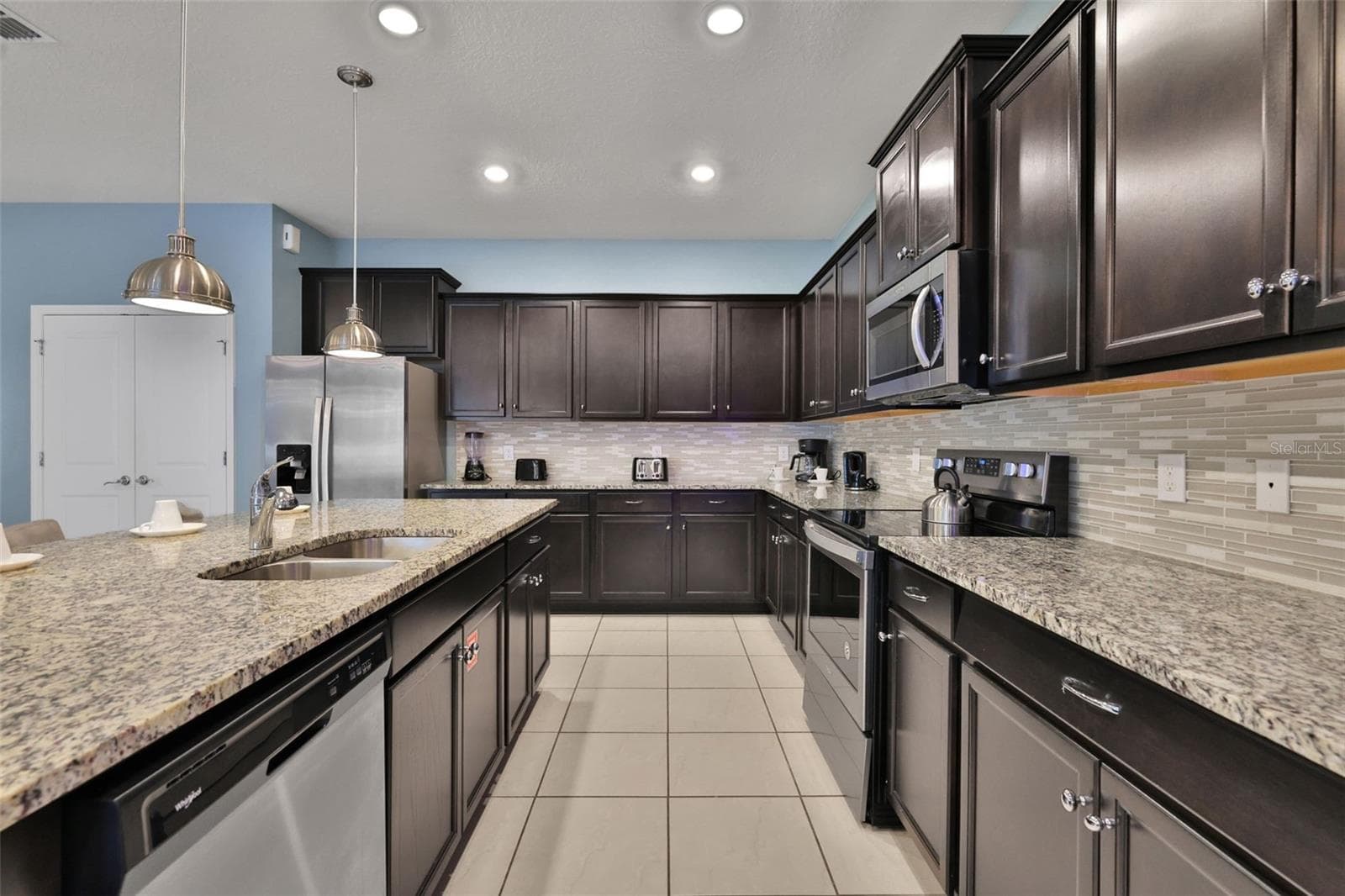 Single Family Residence at 2127 LELANI CIR, DAVENPORT, photo 10 of 76