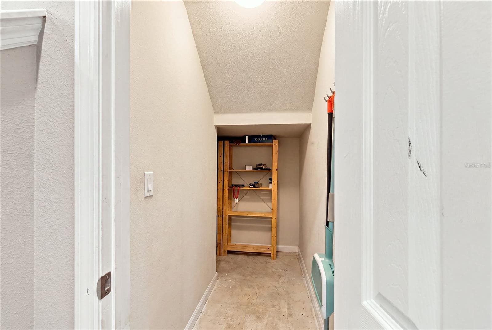 Townhouse at 9237 HILLCROFT DR, RIVERVIEW, photo 12 of 41