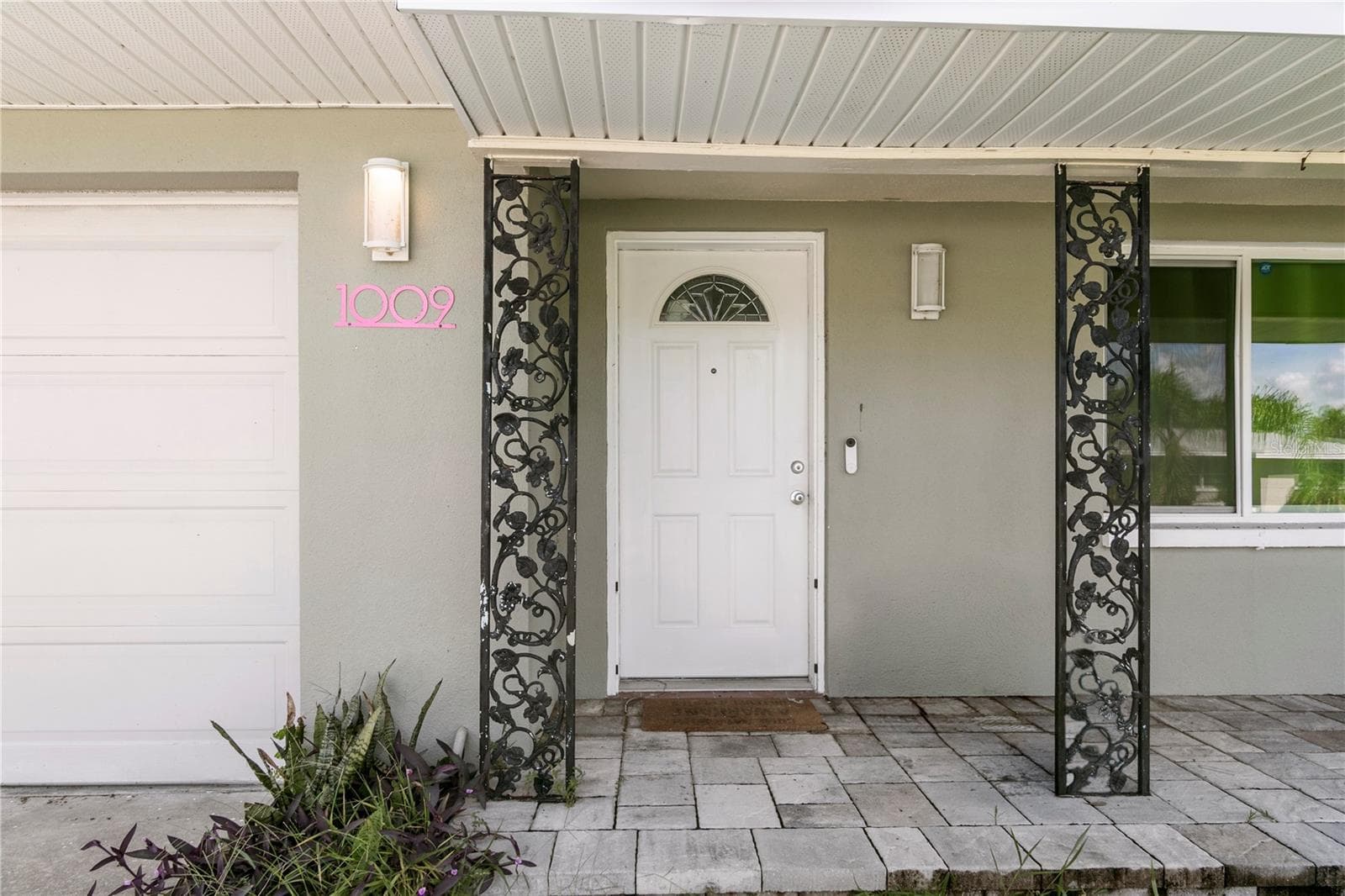 Single Family Residence at 1009 WOODLEY RD, CLEARWATER, photo 2 of 27