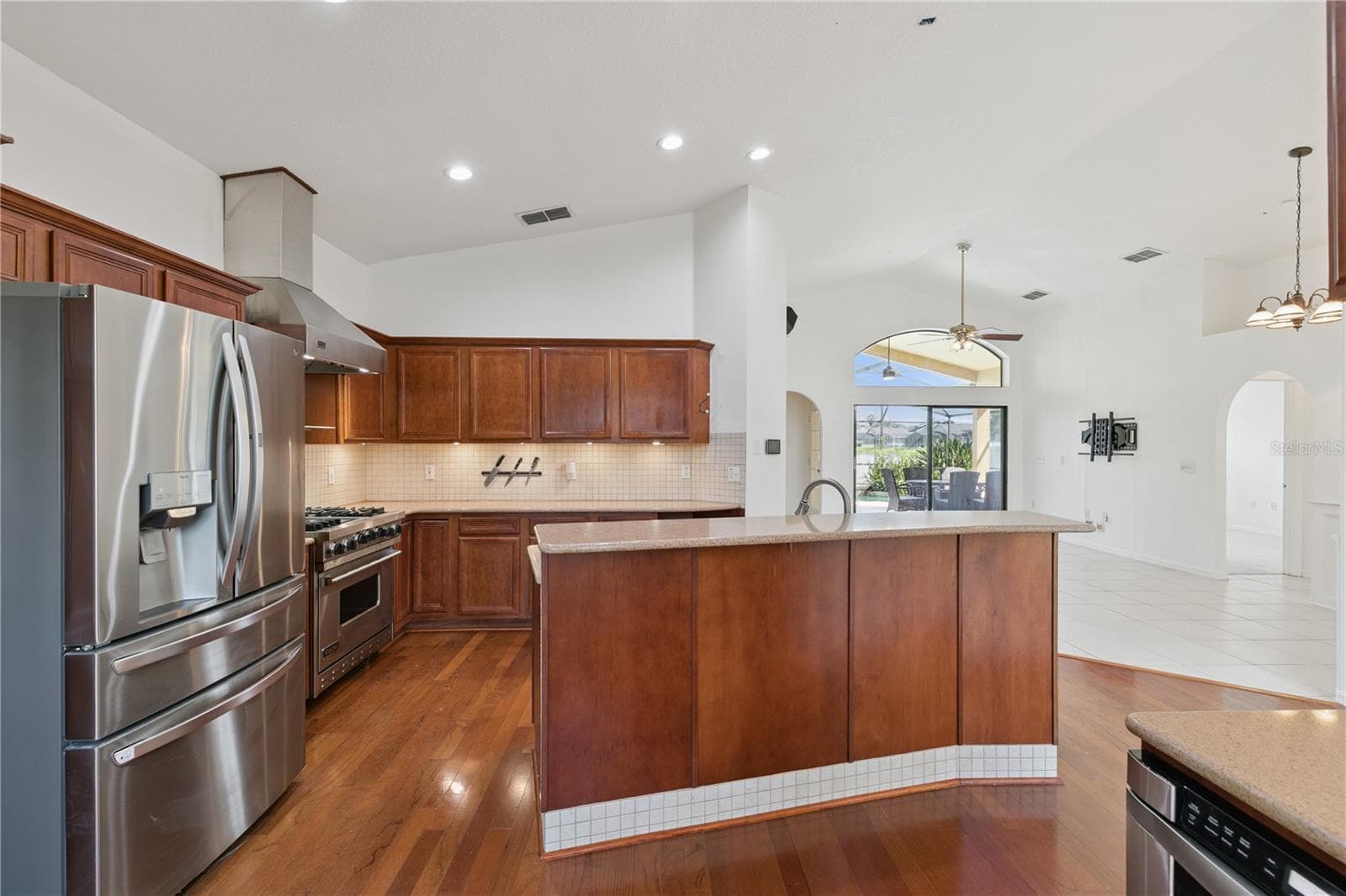 Single Family Residence at 509 HARDWOOD CIR, ORLANDO, photo 12 of 69