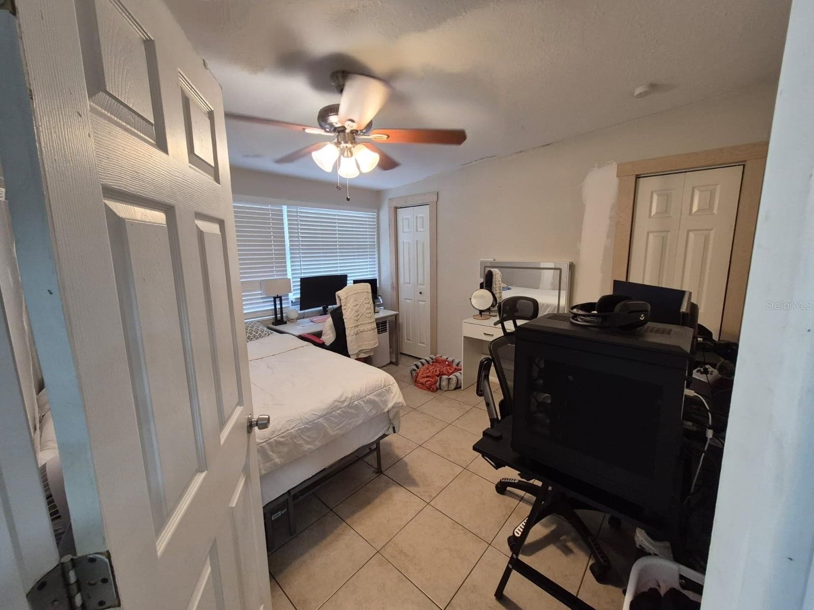 Single Family Residence at 918 VALMAR ST, BRANDON, photo 5 of 15
