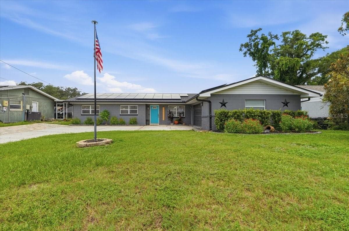Single Family Residence at 121 LOWELL RD, WINTER HAVEN, photo 3 of 58