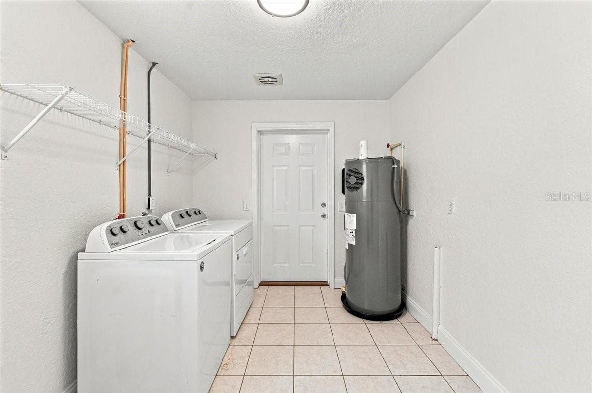 Laundry room - 121 LOWELL RD, WINTER HAVEN