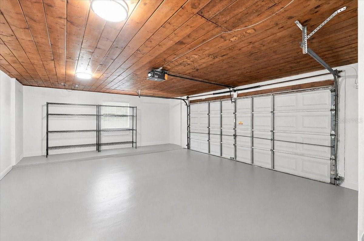 Garage - 121 LOWELL RD, WINTER HAVEN
