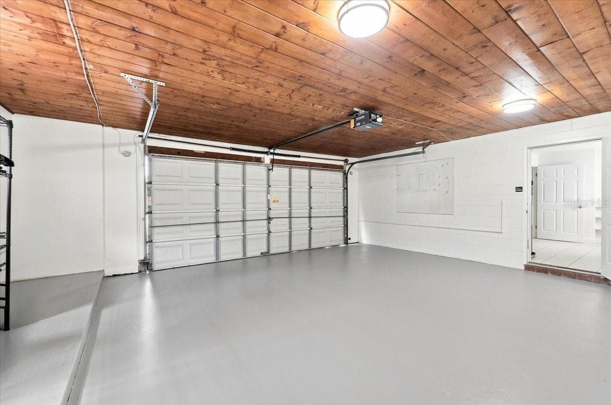 Garage - 121 LOWELL RD, WINTER HAVEN