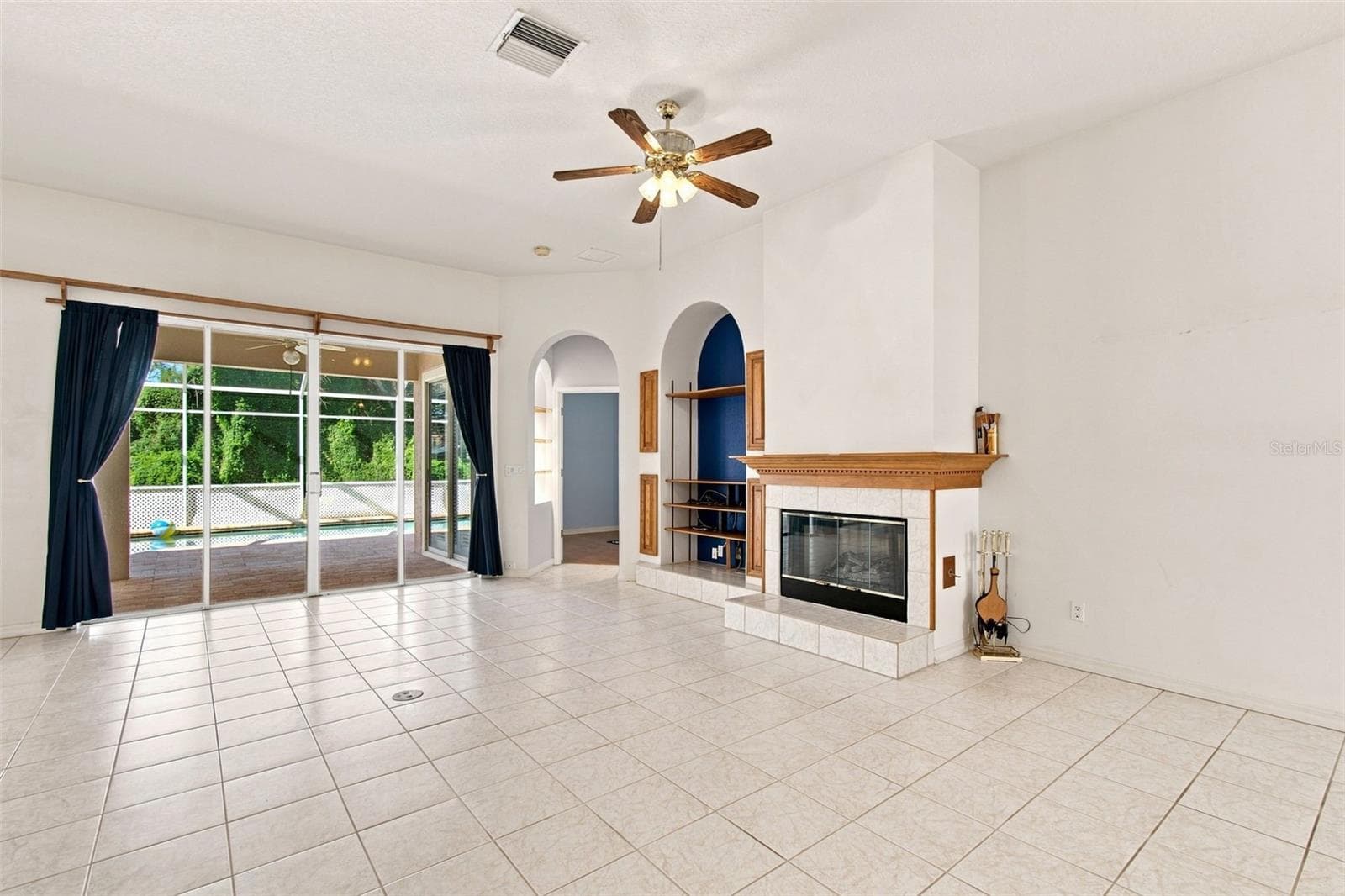 Living Room with Fireplace - 928 OAKVIEW RD, TARPON SPRINGS