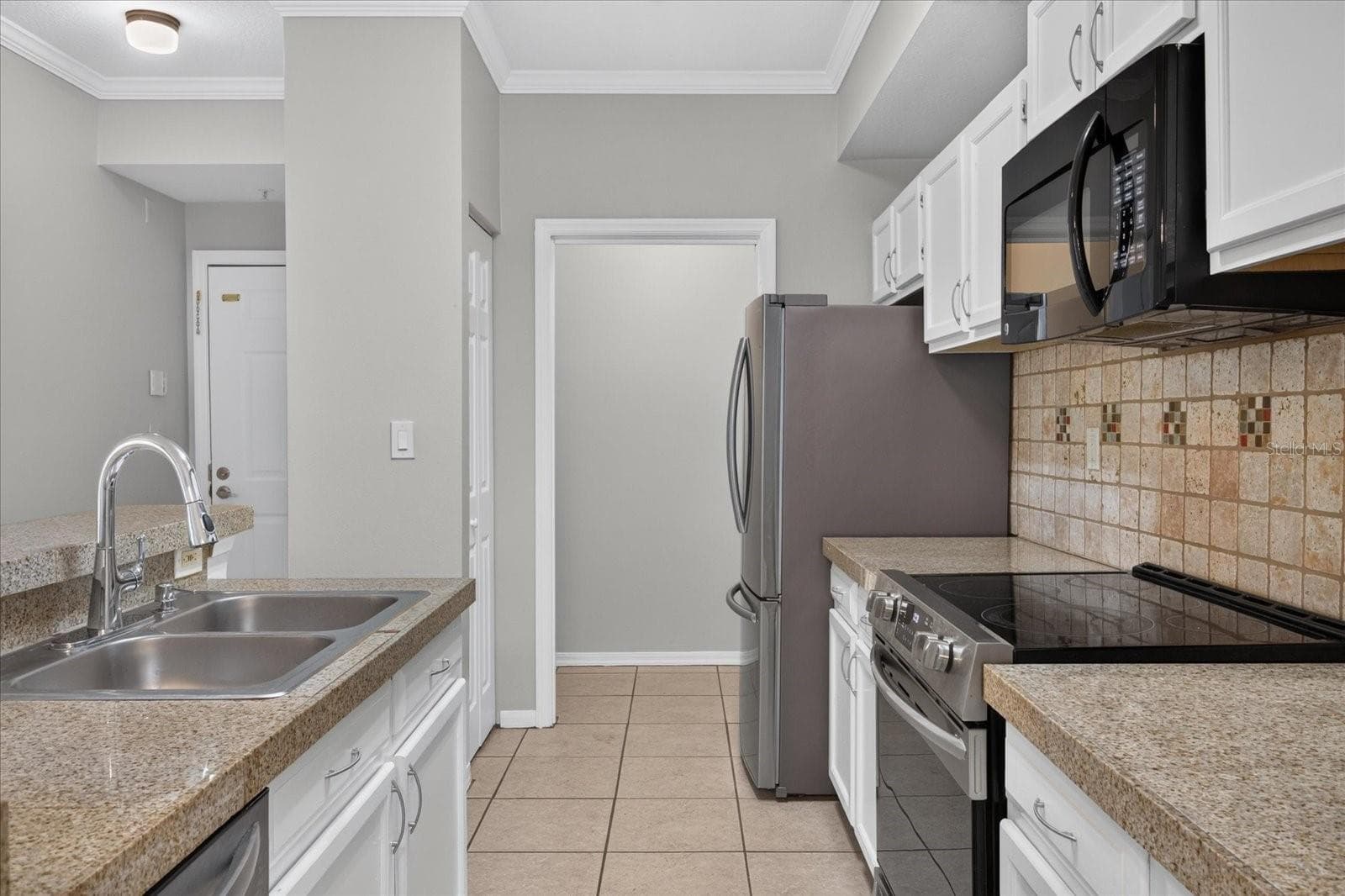 Condominium at 5608 PINNACLE HEIGHTS CIR #305, TAMPA, photo 16 of 34