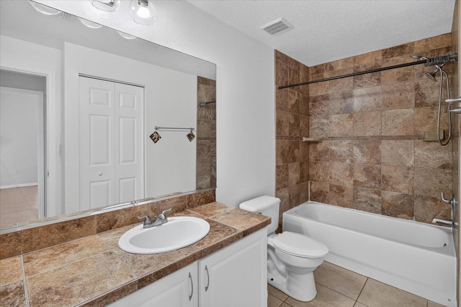 Condominium at 5608 PINNACLE HEIGHTS CIR #305, TAMPA, photo 25 of 34