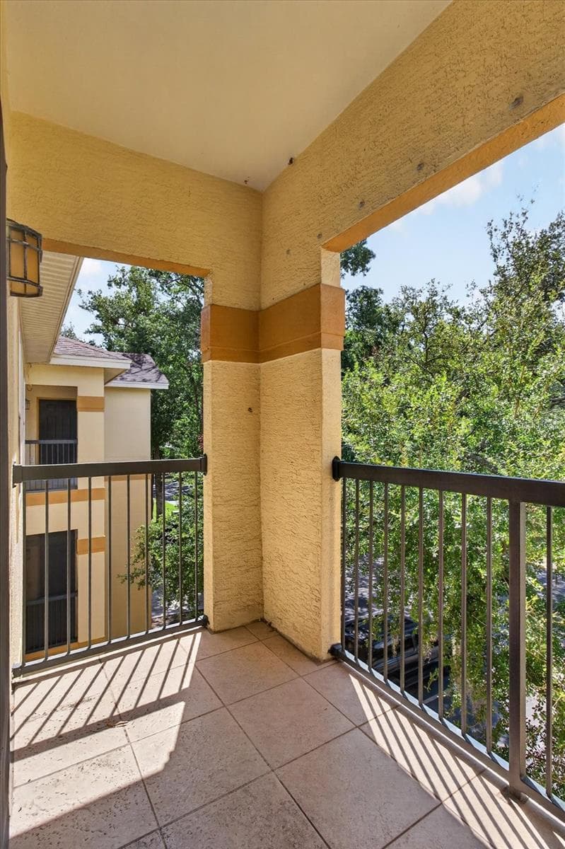 Condominium at 5608 PINNACLE HEIGHTS CIR #305, TAMPA, photo 26 of 34