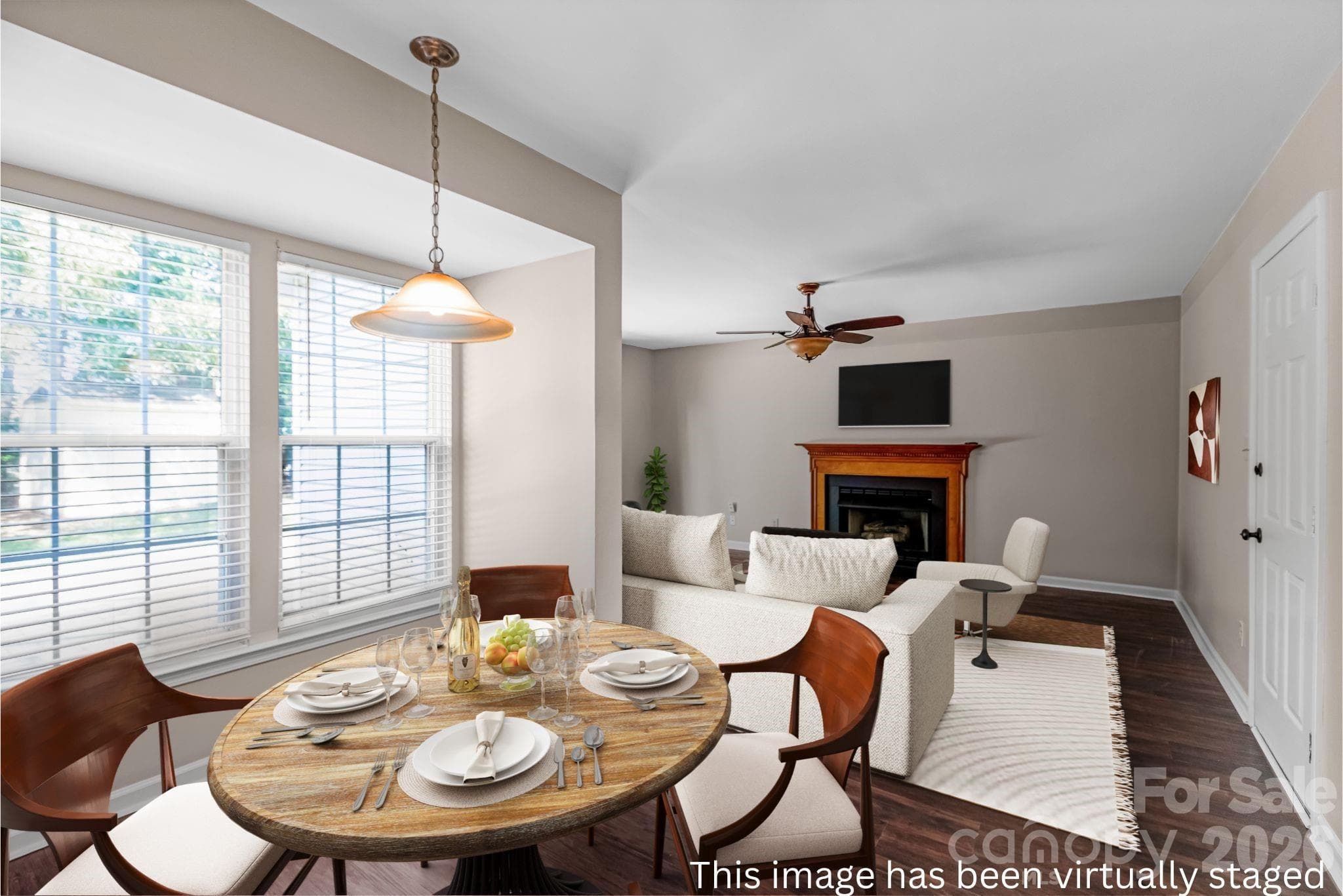 Single Family Residence at 5401 Groveton Court, Charlotte, photo 9 of 31